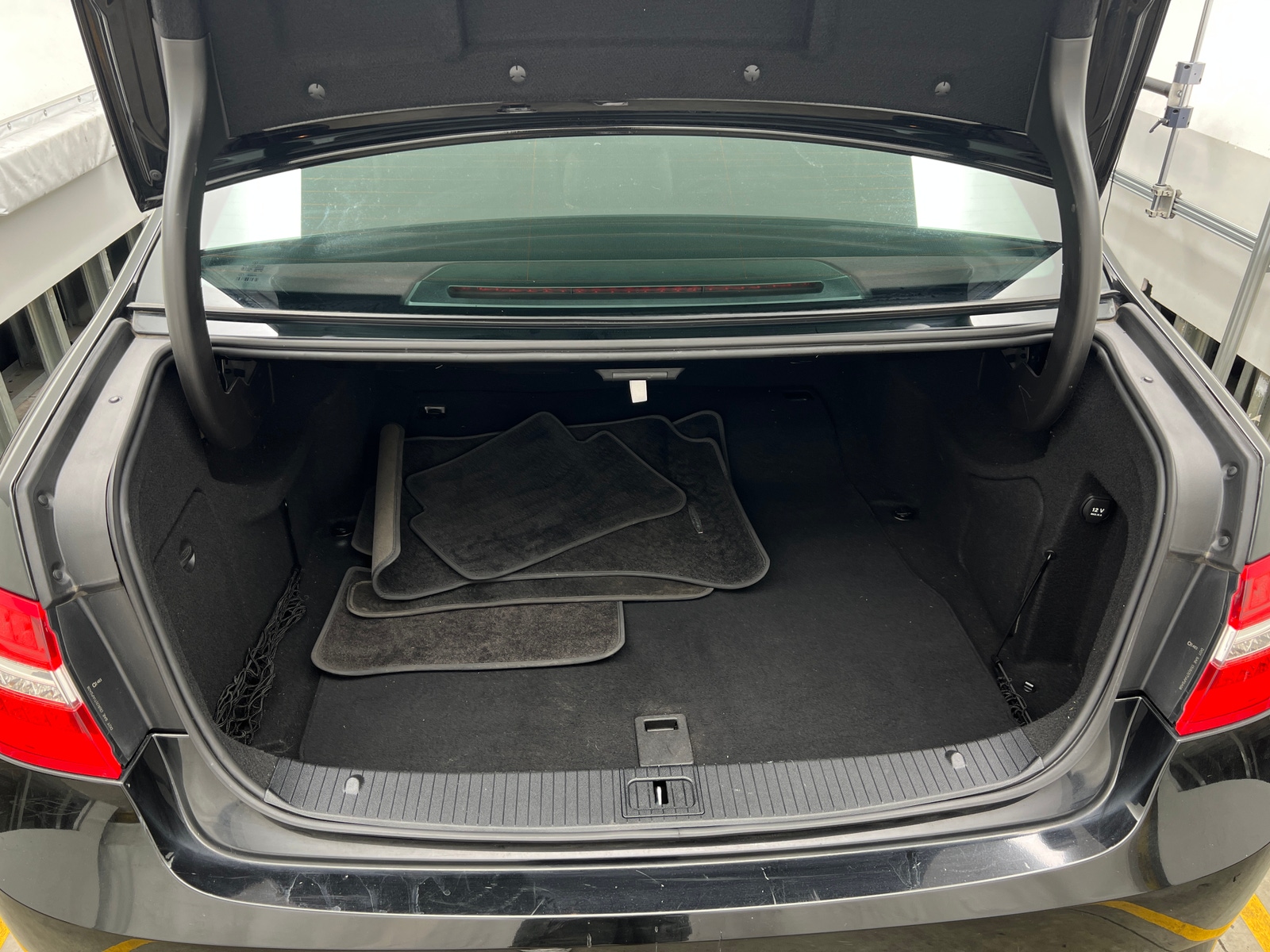 Thumbnail: 2010 Mercedes-Benz E-Class - 6