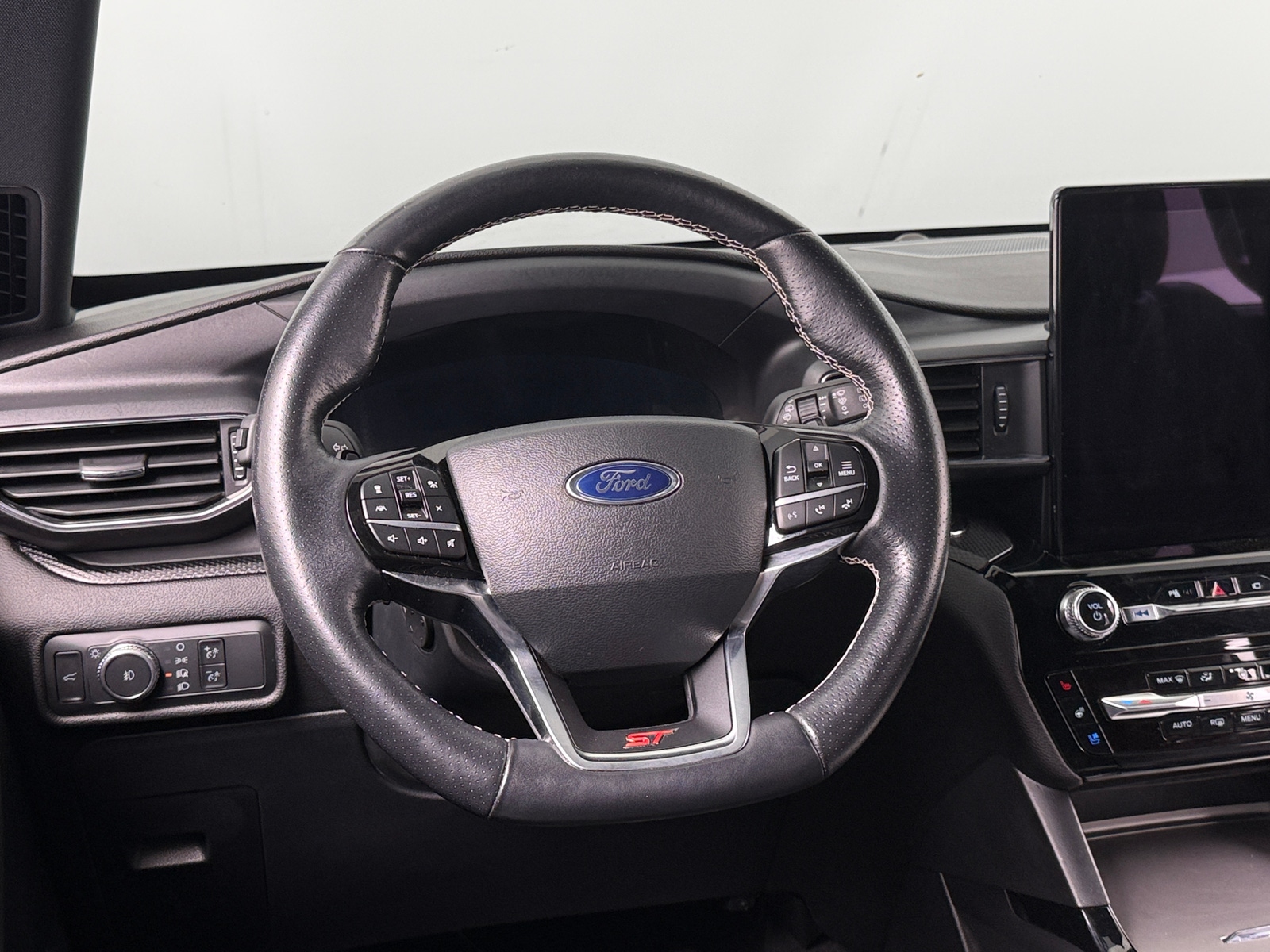 Thumbnail: 2022 Ford Explorer - 4