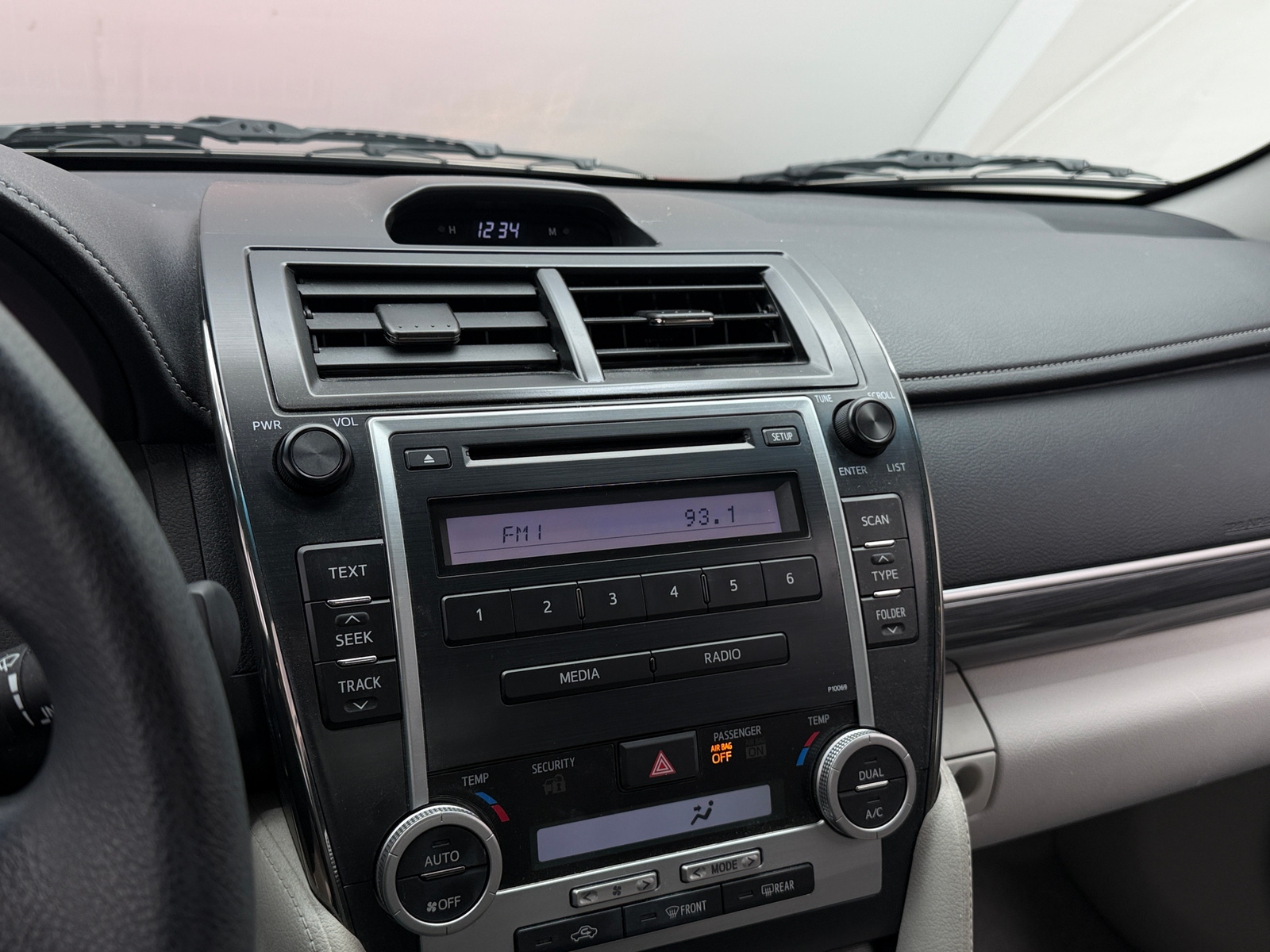 Thumbnail: 2012 Toyota Camry - 4