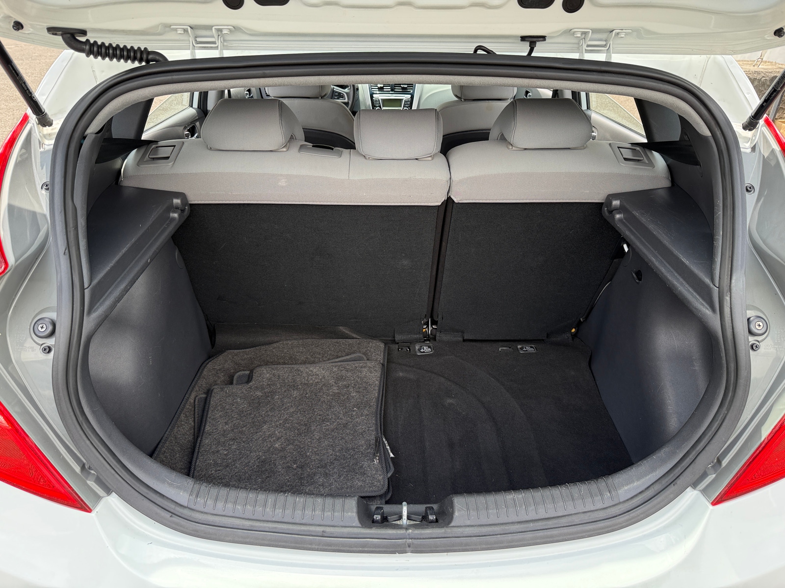 Thumbnail: 2013 Hyundai Accent - 7