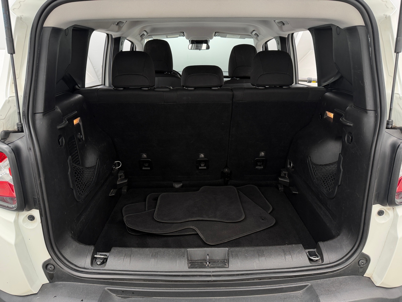 Thumbnail: 2017 Jeep Renegade - 7