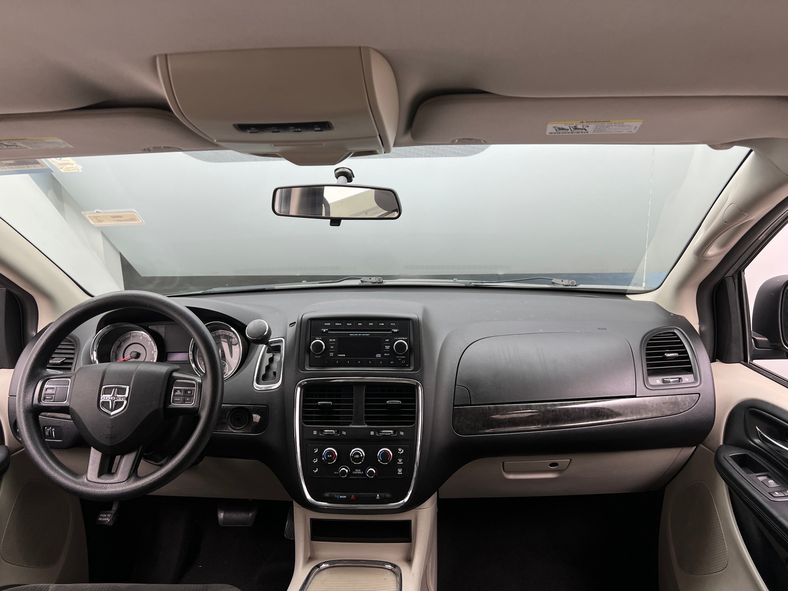 Thumbnail: 2016 Dodge Grand Caravan - 3
