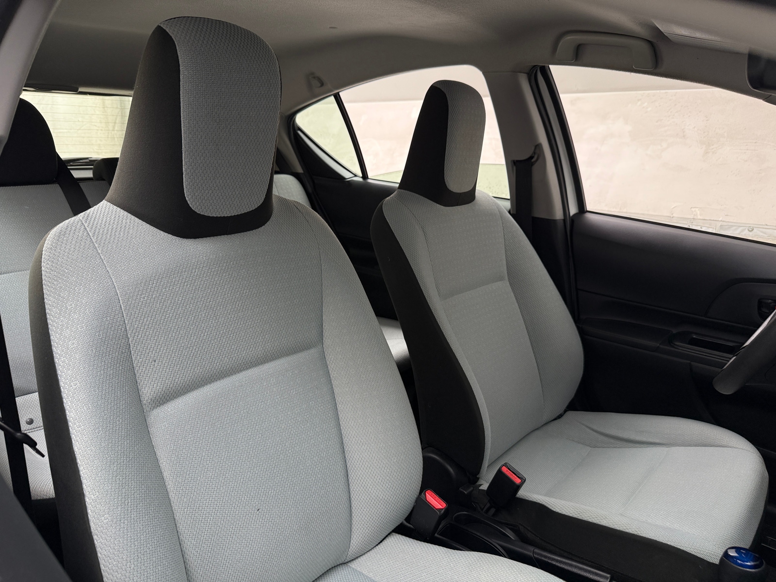 Thumbnail: 2018 Toyota Prius c - 2
