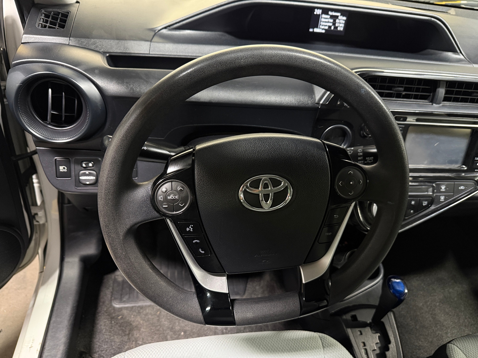 Thumbnail: 2018 Toyota Prius c - 5