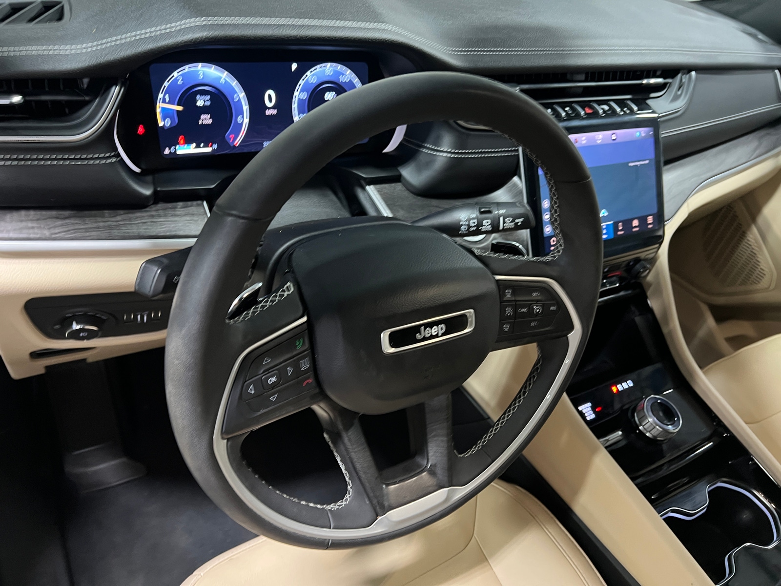 Thumbnail: 2023 Jeep Grand Cherokee - 3