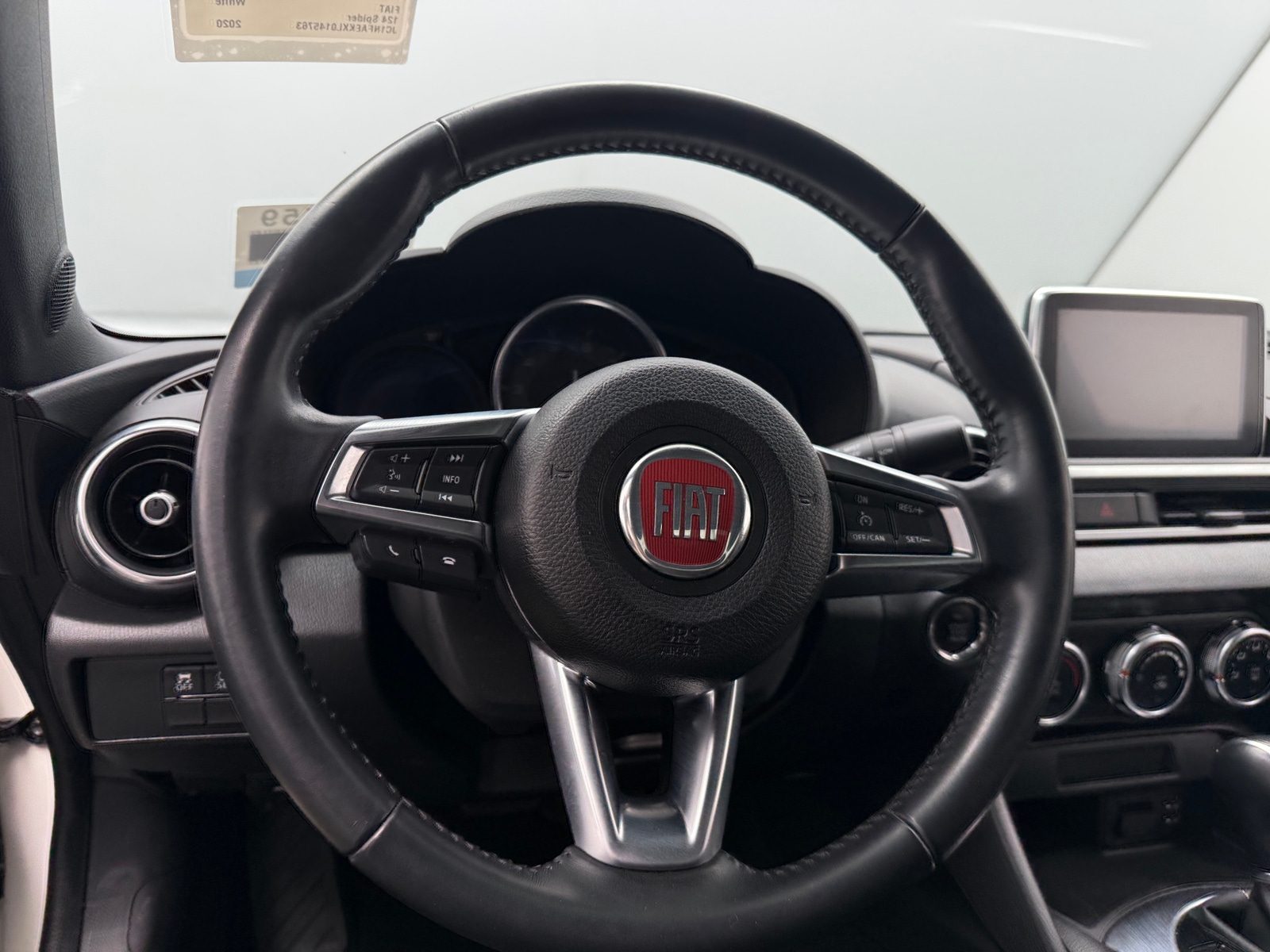 Thumbnail: 2020 Fiat 124 Spider - 4