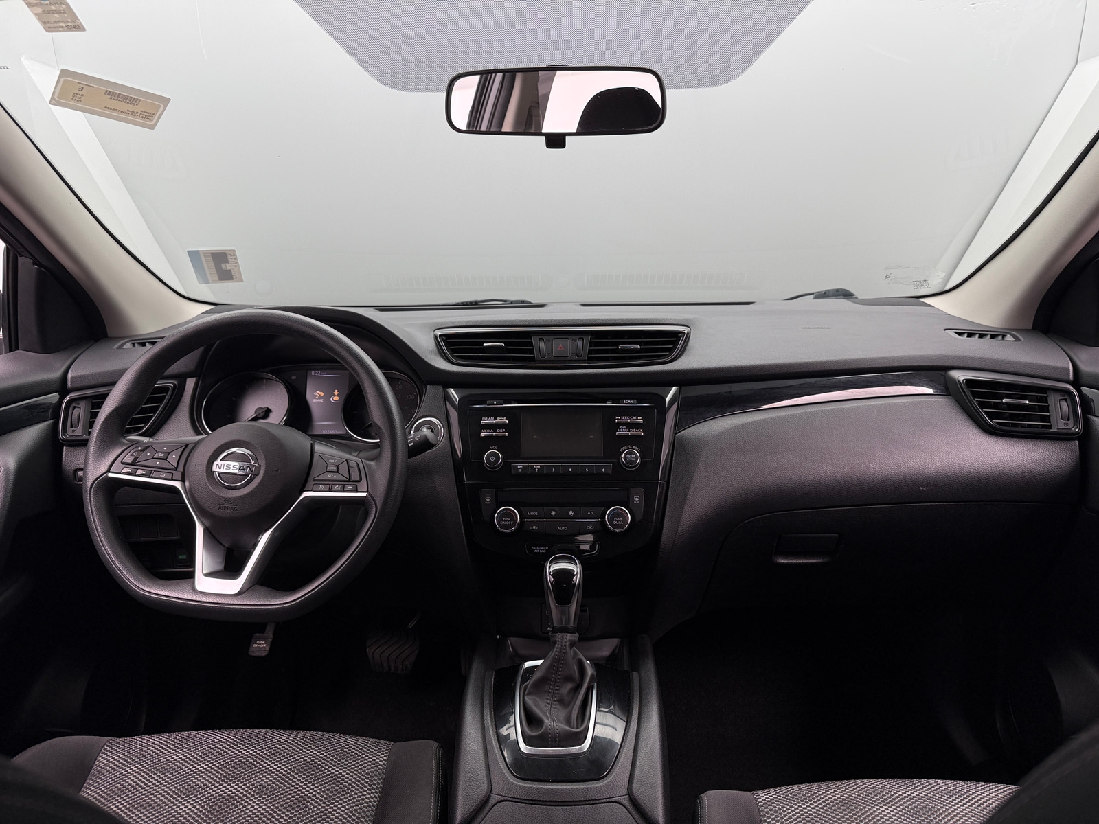 Thumbnail: 2017 Nissan Rogue Sport - 3