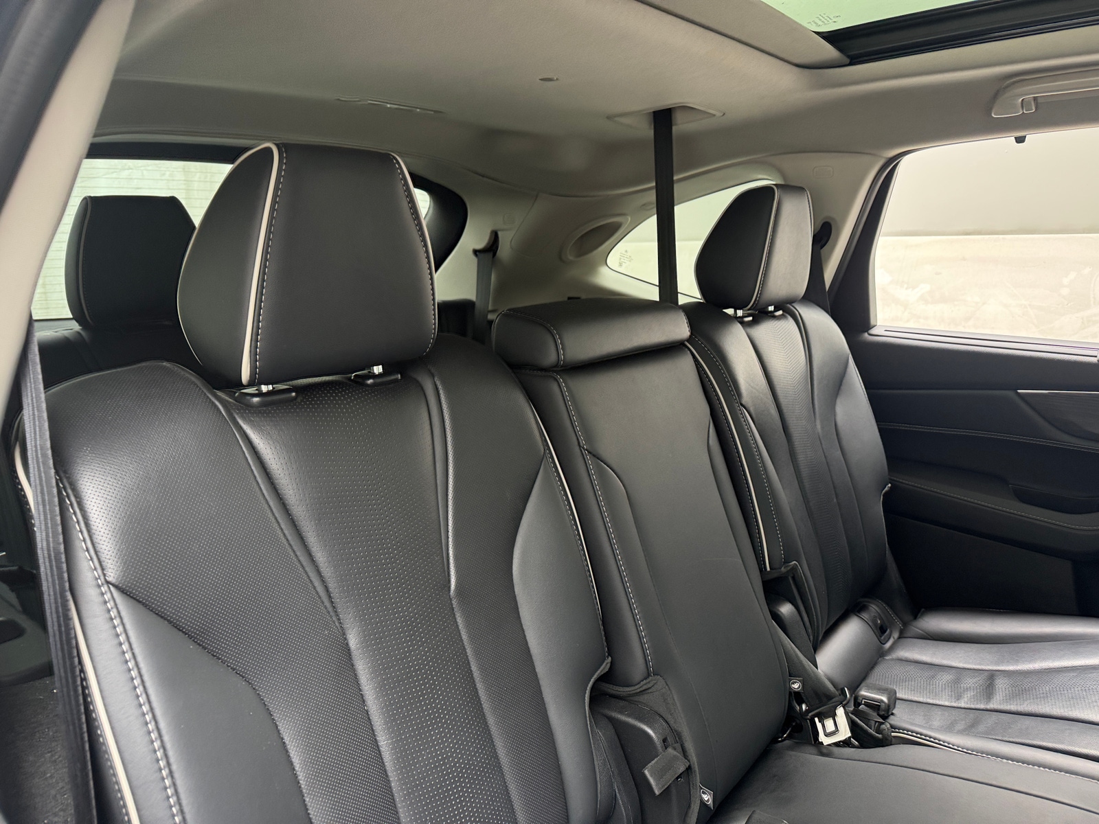 Thumbnail: 2023 Acura MDX - 5