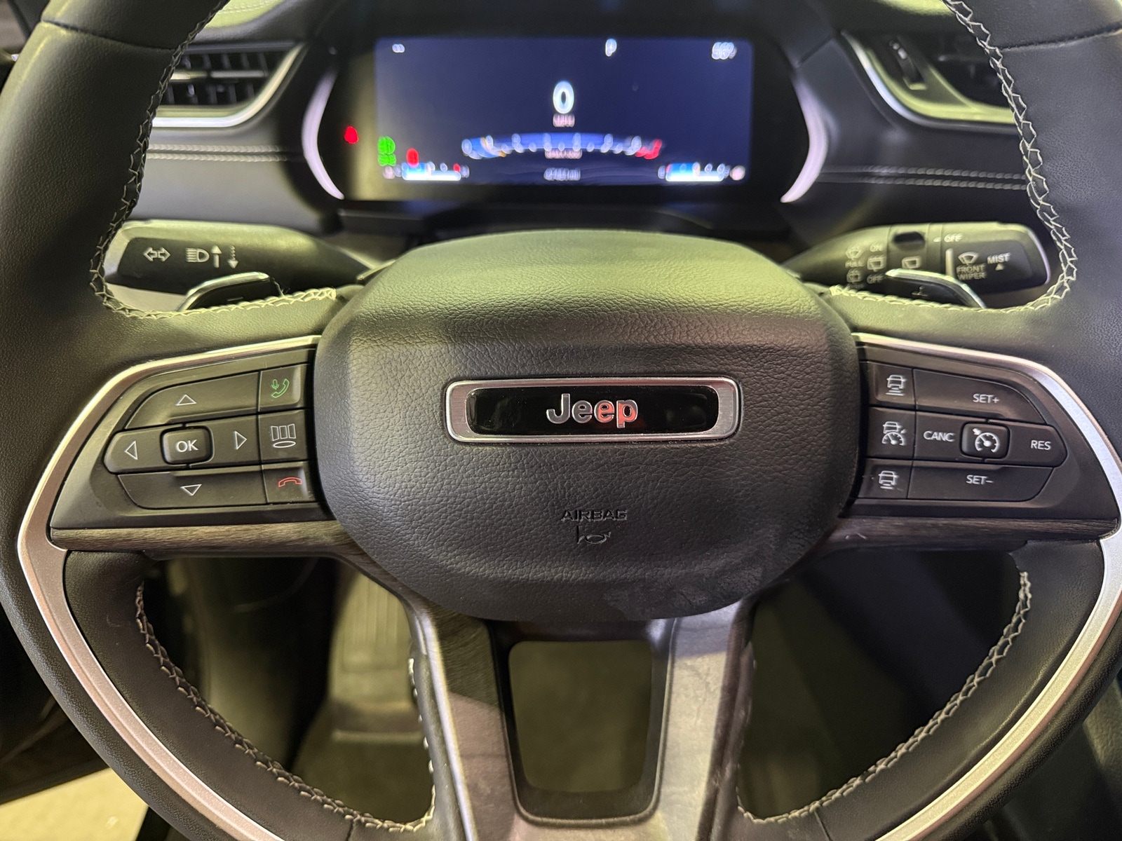 Thumbnail: 2024 Jeep Grand Cherokee - 4