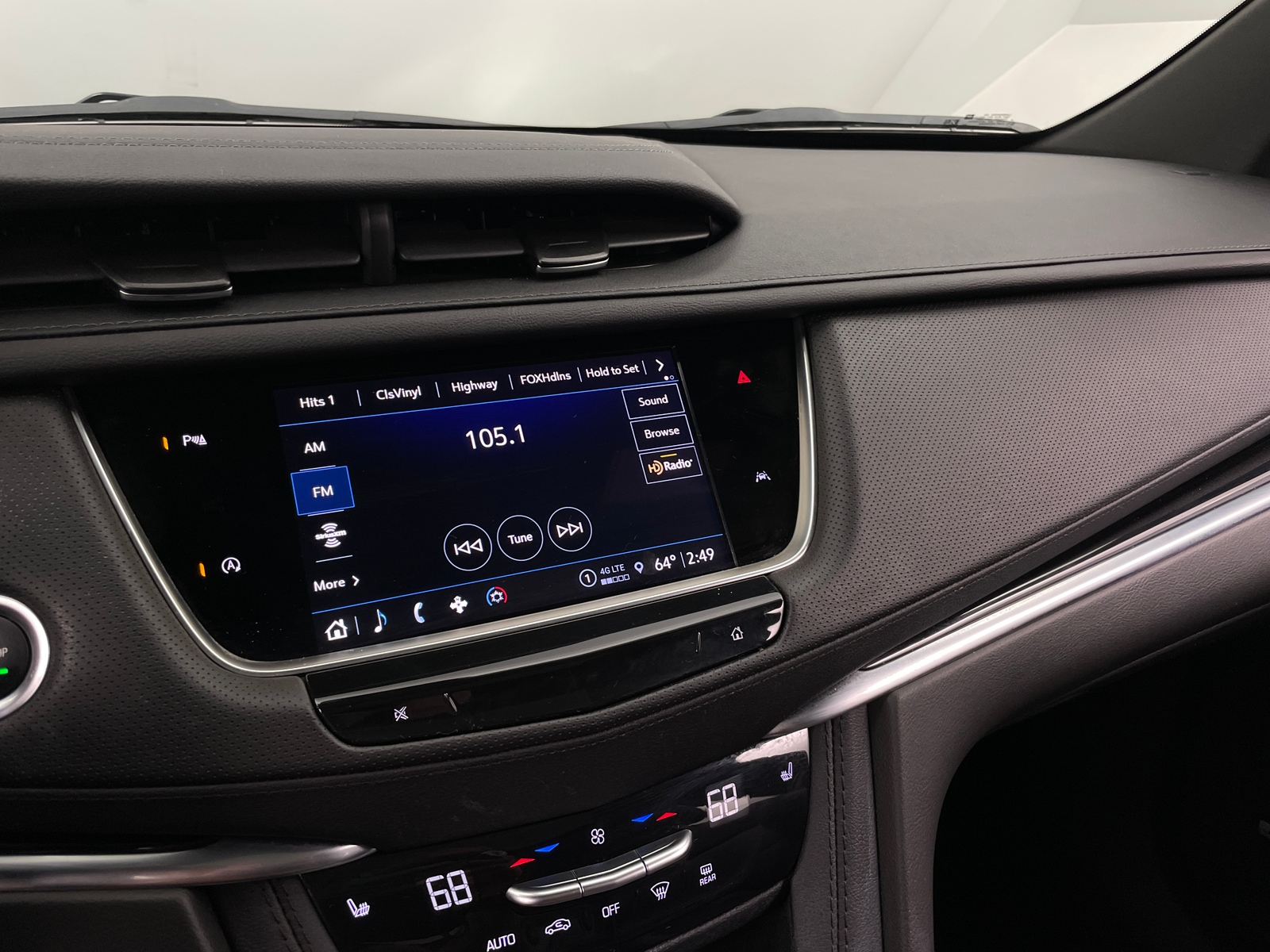 Thumbnail: 2024 Cadillac XT6 - 3