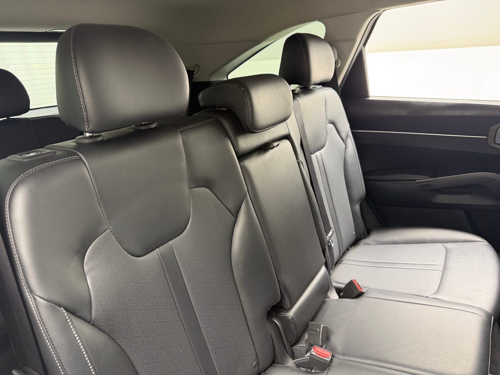 Thumbnail: 2022 Kia Sorento - 5