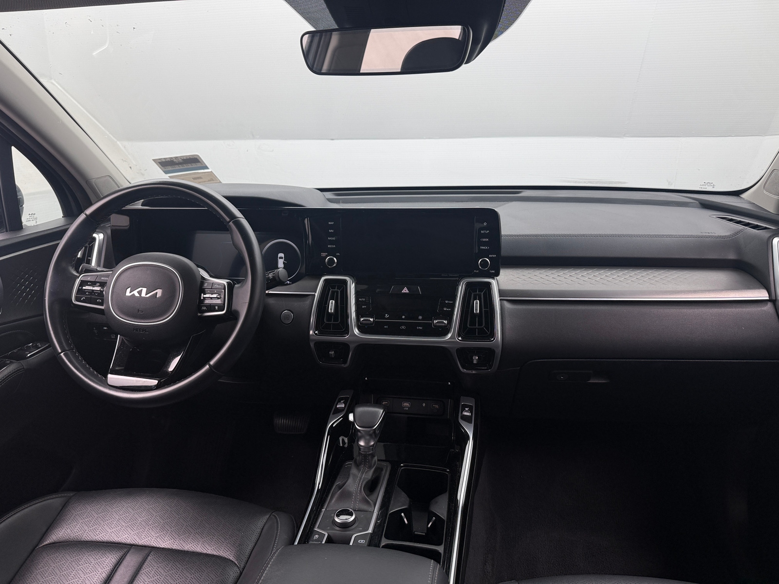 Thumbnail: 2023 Kia Sorento - 2