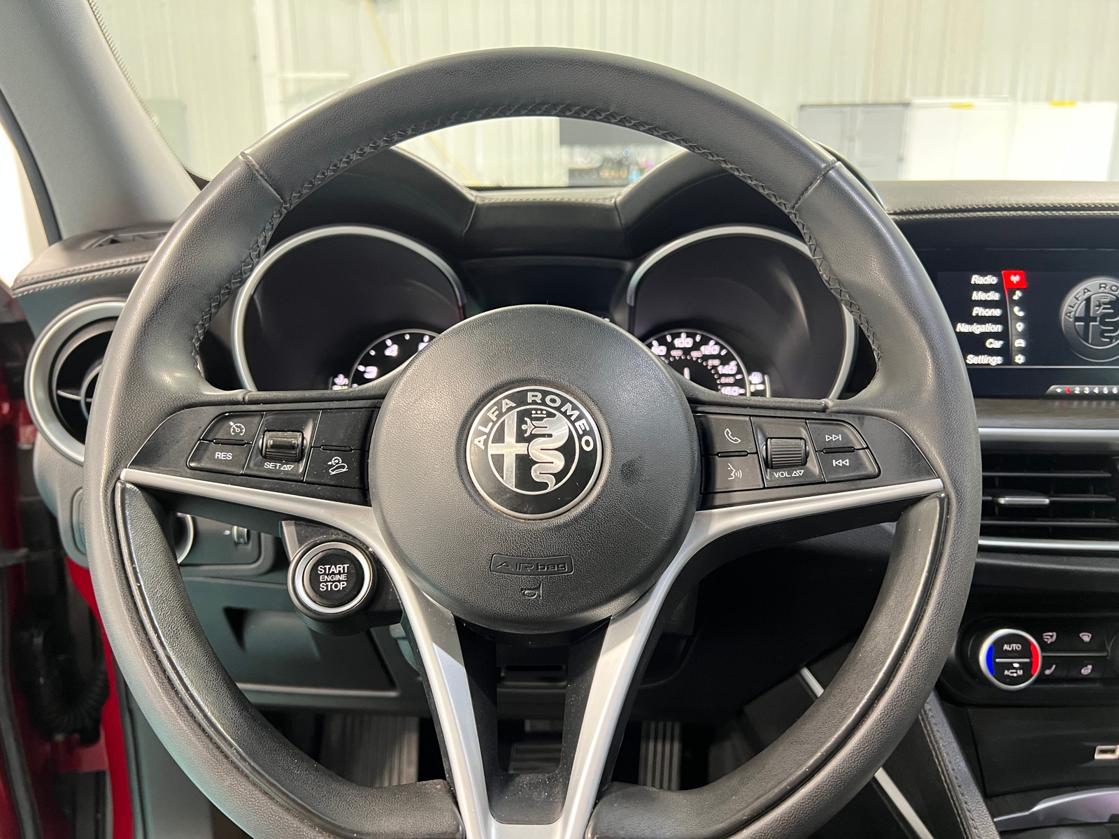 Thumbnail: 2018 Alfa Romeo Stelvio - 4