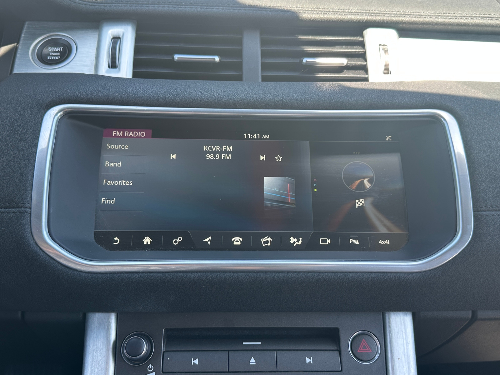 Thumbnail: 2017 Land Rover Range Rover Evoque - 3
