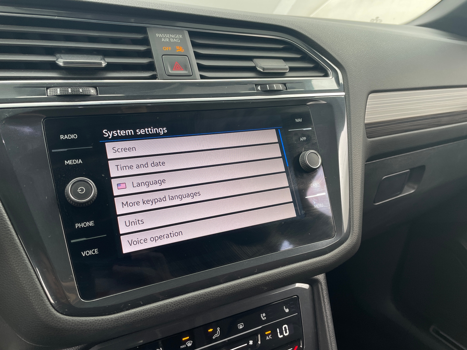 Thumbnail: 2023 Volkswagen Tiguan - 3