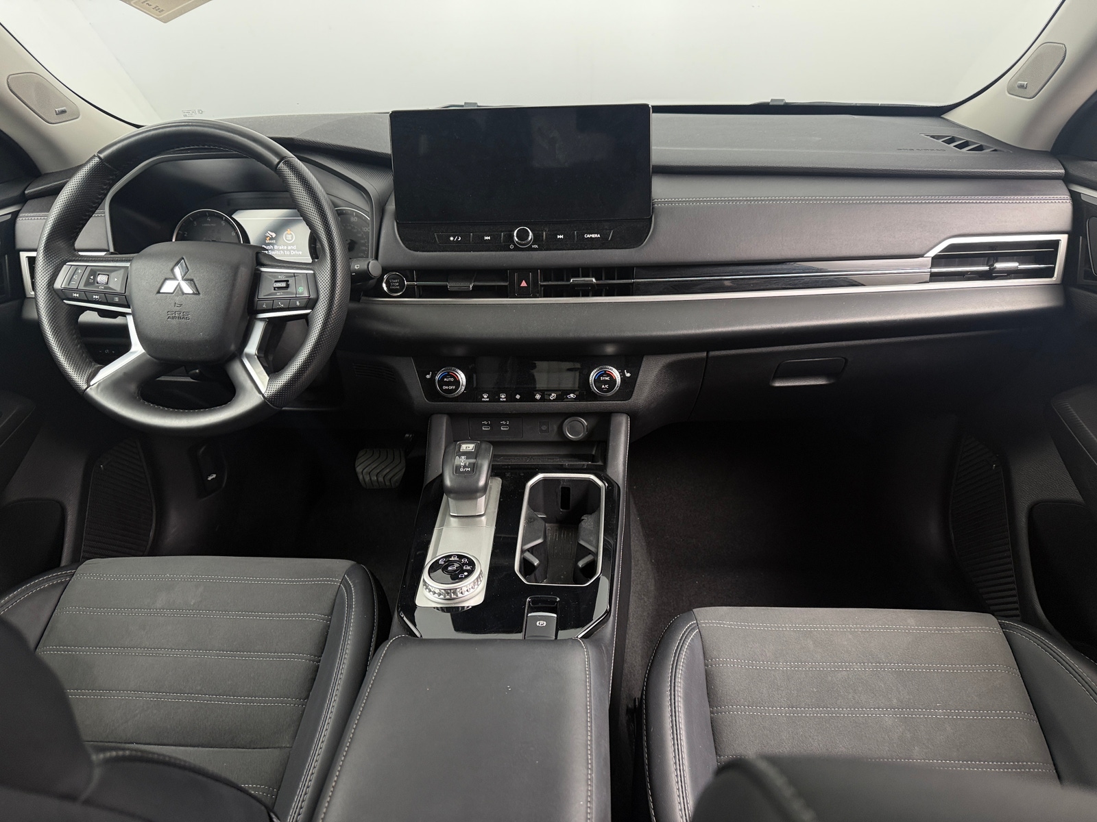Thumbnail: 2025 Mitsubishi Outlander - 3