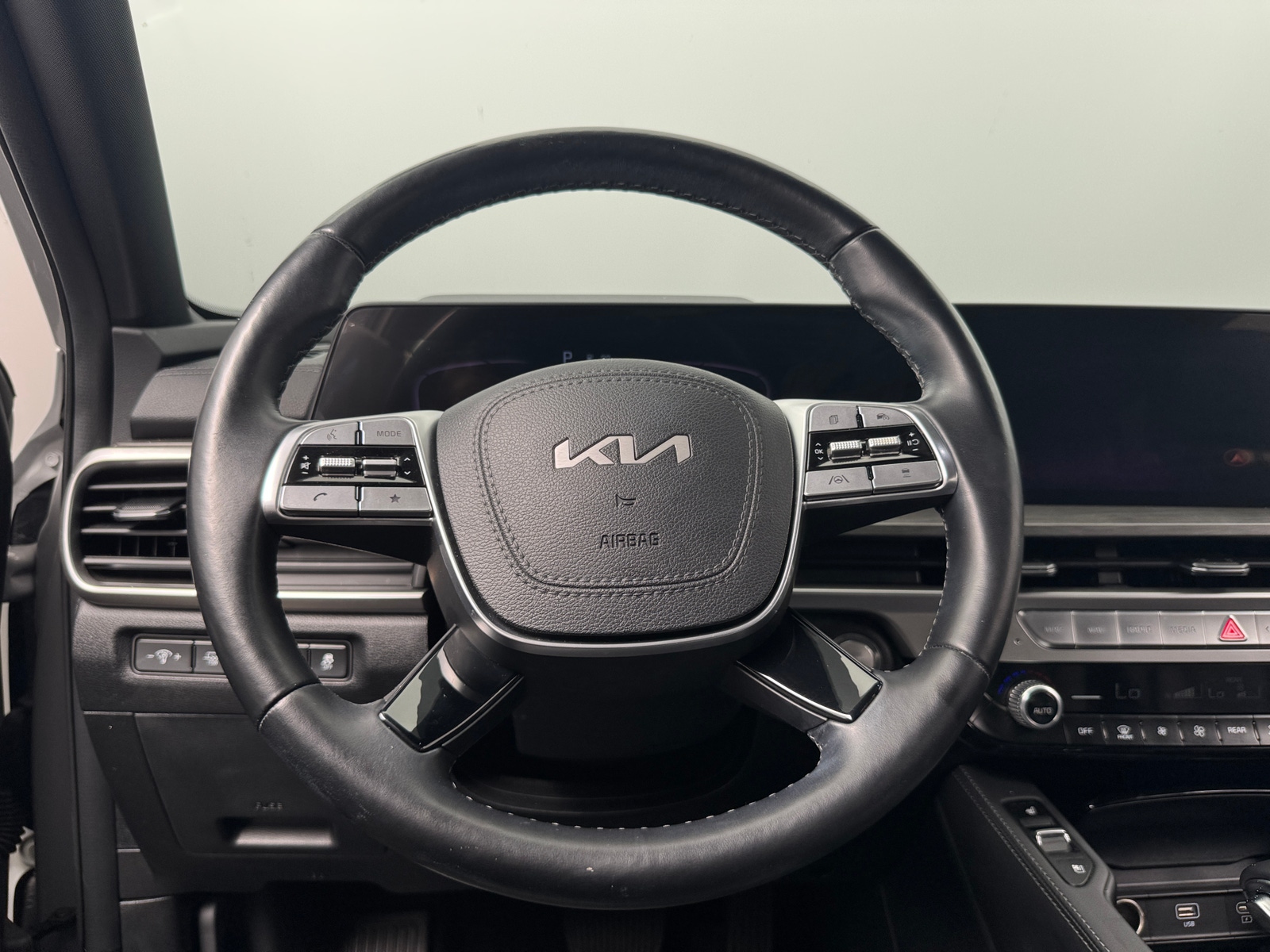 Thumbnail: 2023 Kia Telluride - 4