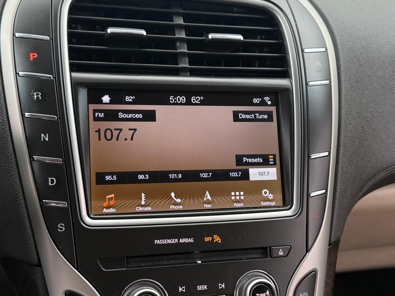 Thumbnail: 2019 Lincoln Nautilus - 3