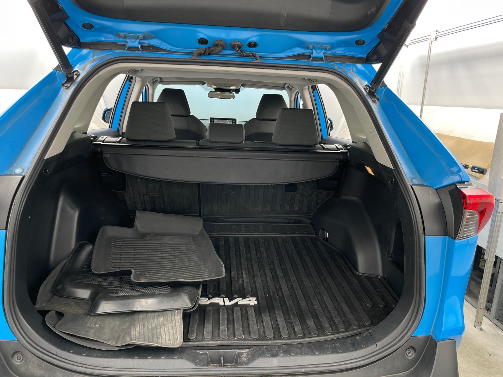 Thumbnail: 2020 Toyota RAV4 - 7