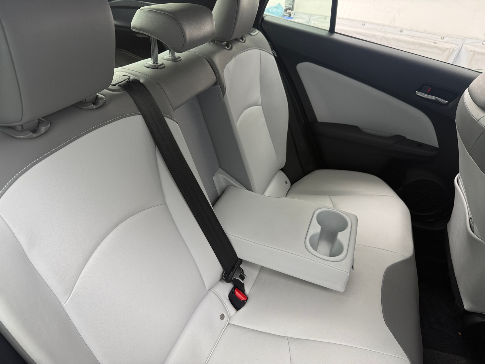 Thumbnail: 2020 Toyota Prius Prime - 6