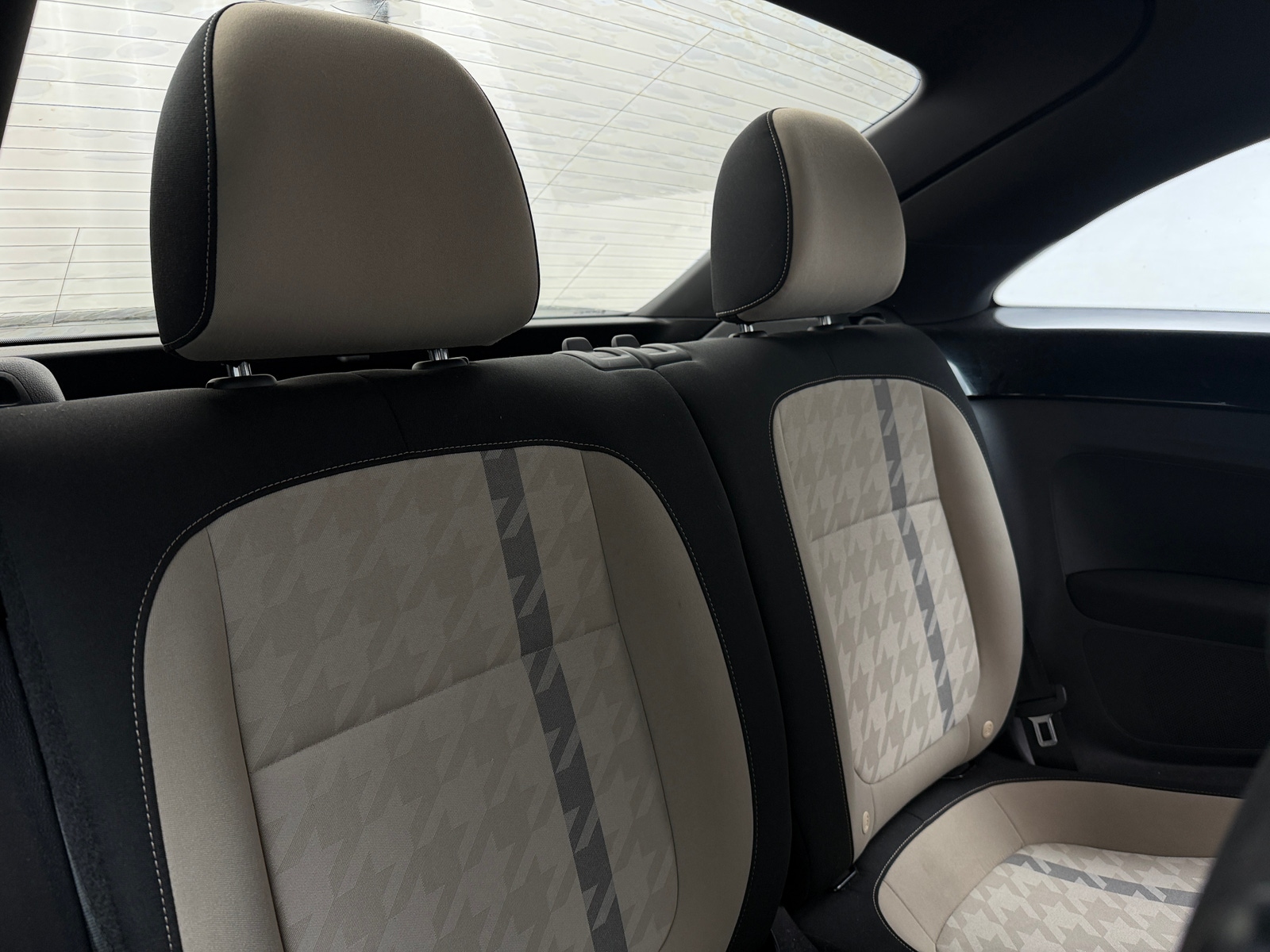 Thumbnail: 2018 Volkswagen Beetle - 6