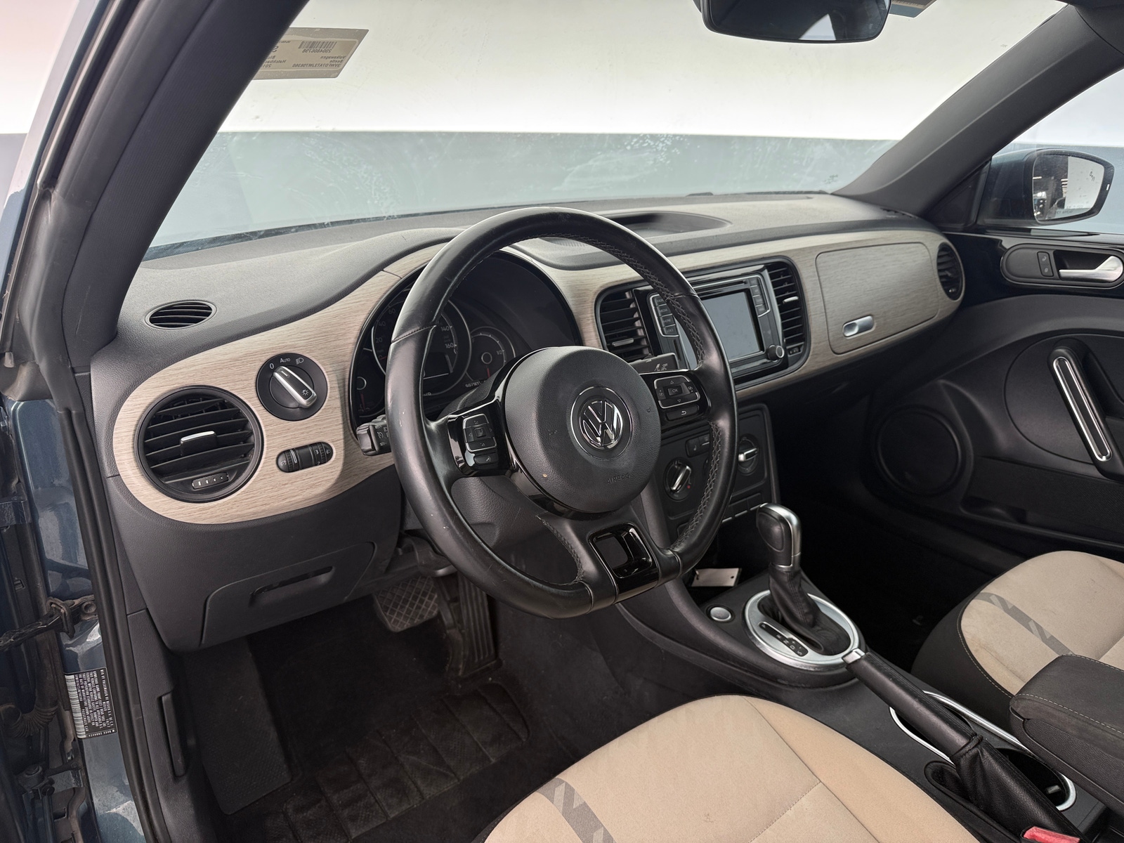 Thumbnail: 2018 Volkswagen Beetle - 3
