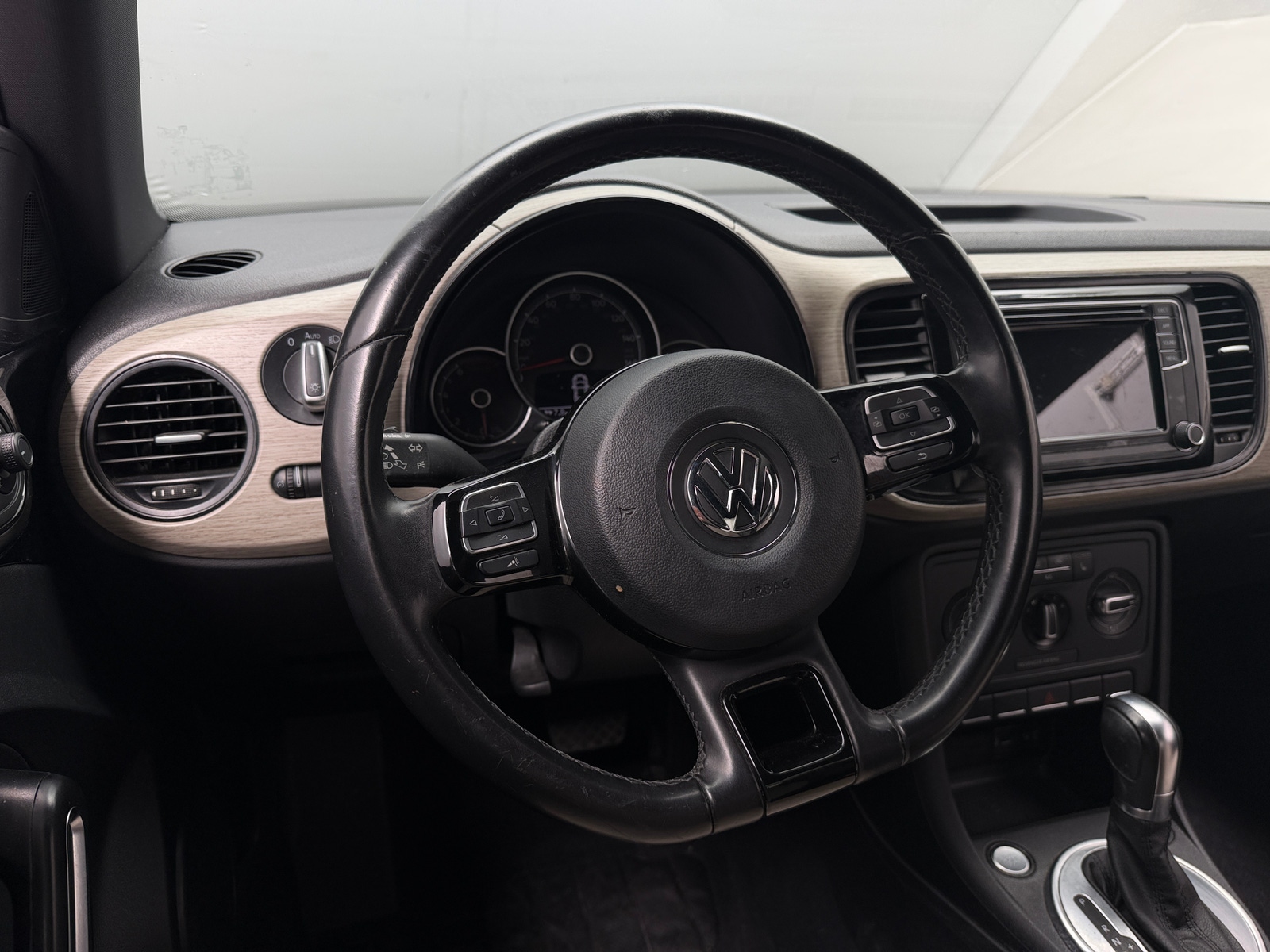 Thumbnail: 2018 Volkswagen Beetle - 5