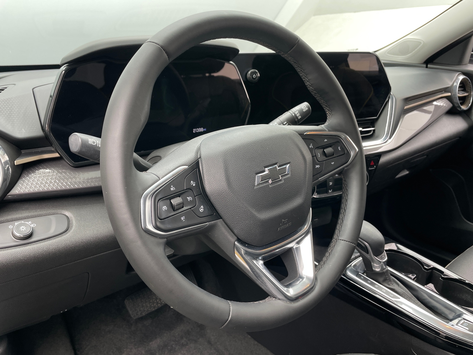 Thumbnail: 2025 Chevrolet Trax - 4