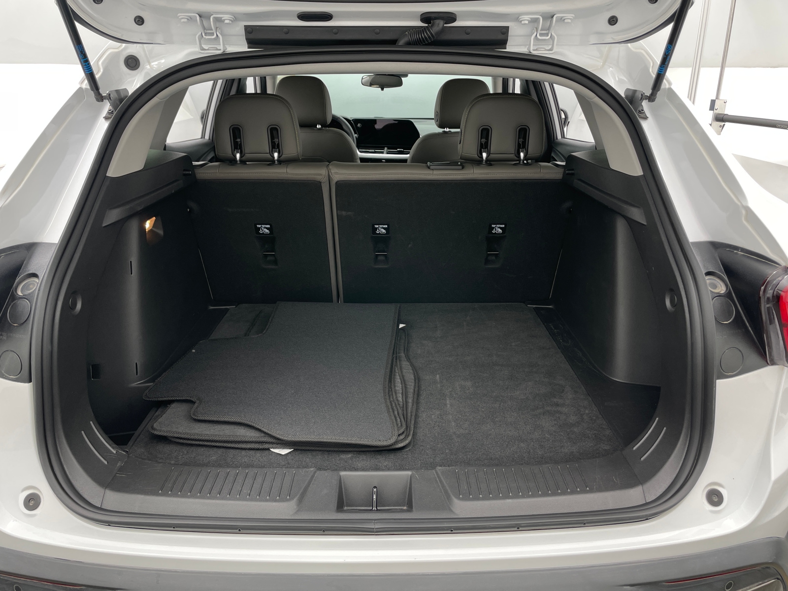 Thumbnail: 2025 Chevrolet Trax - 6