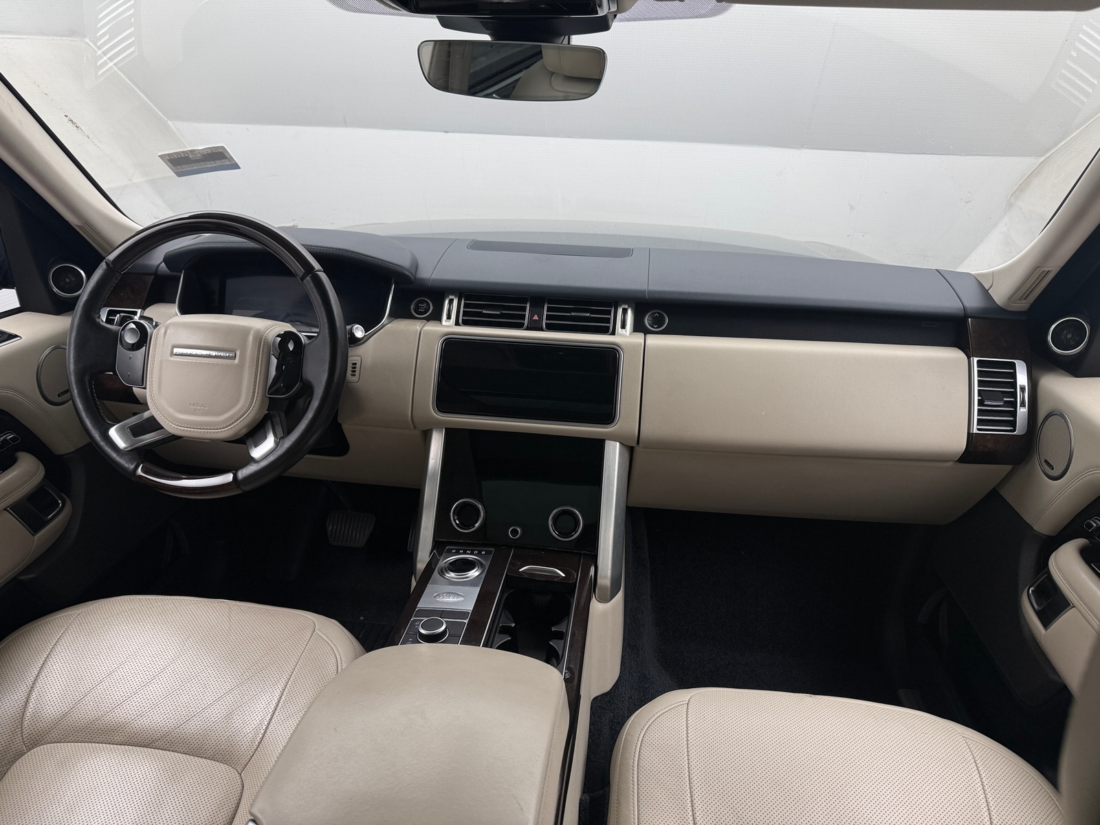 Thumbnail: 2019 Land Rover Range Rover - 2