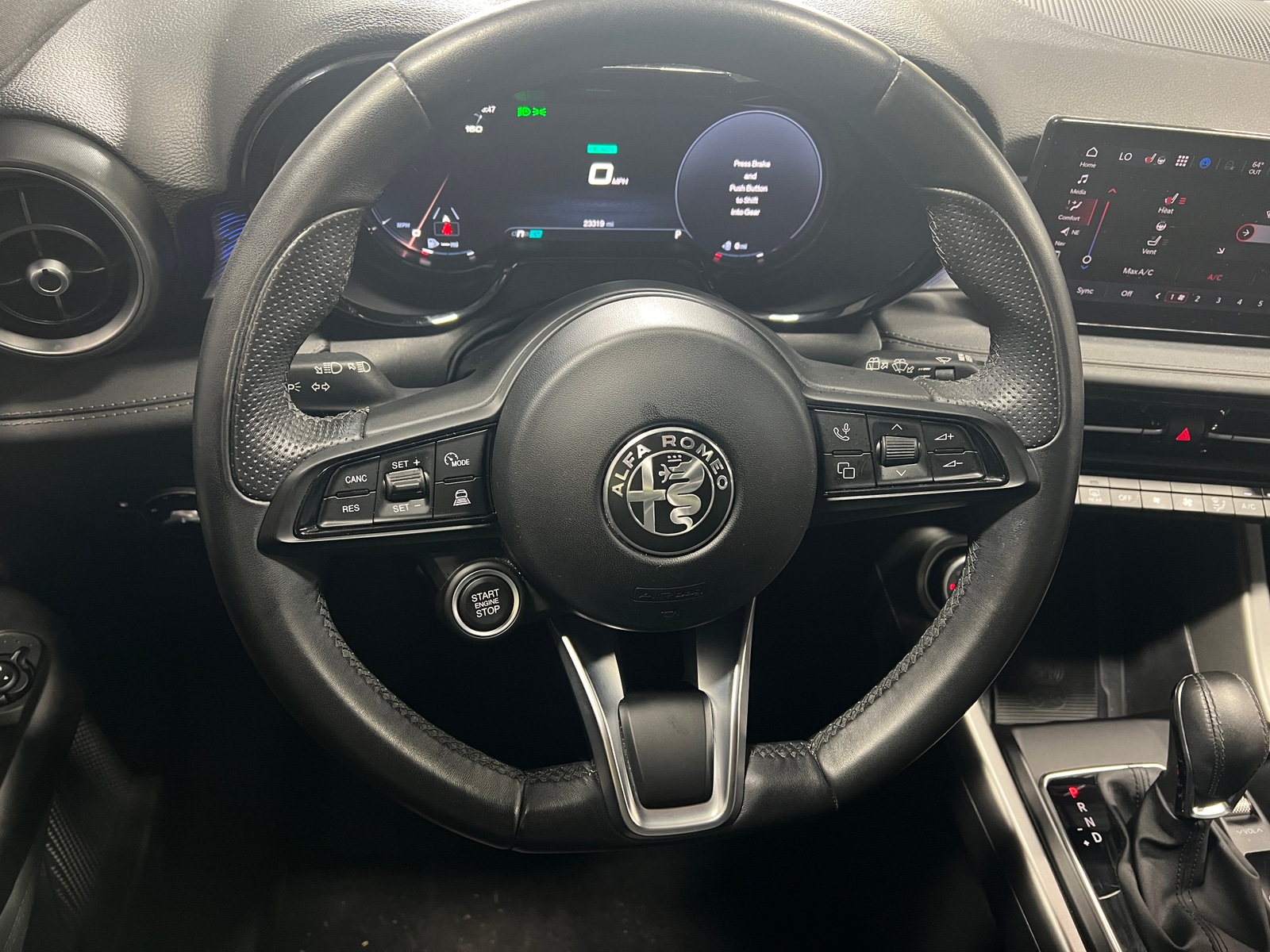 Thumbnail: 2024 Alfa Romeo Tonale - 4