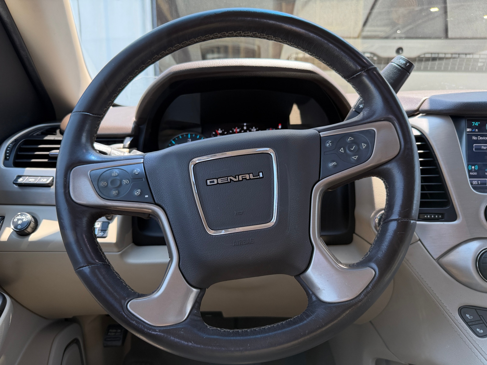 Thumbnail: 2019 GMC Yukon XL - 4