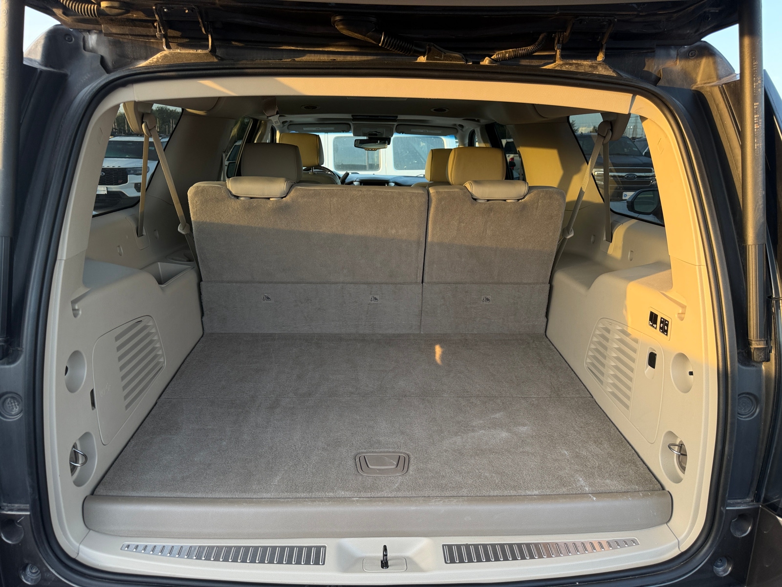 Thumbnail: 2019 GMC Yukon XL - 6