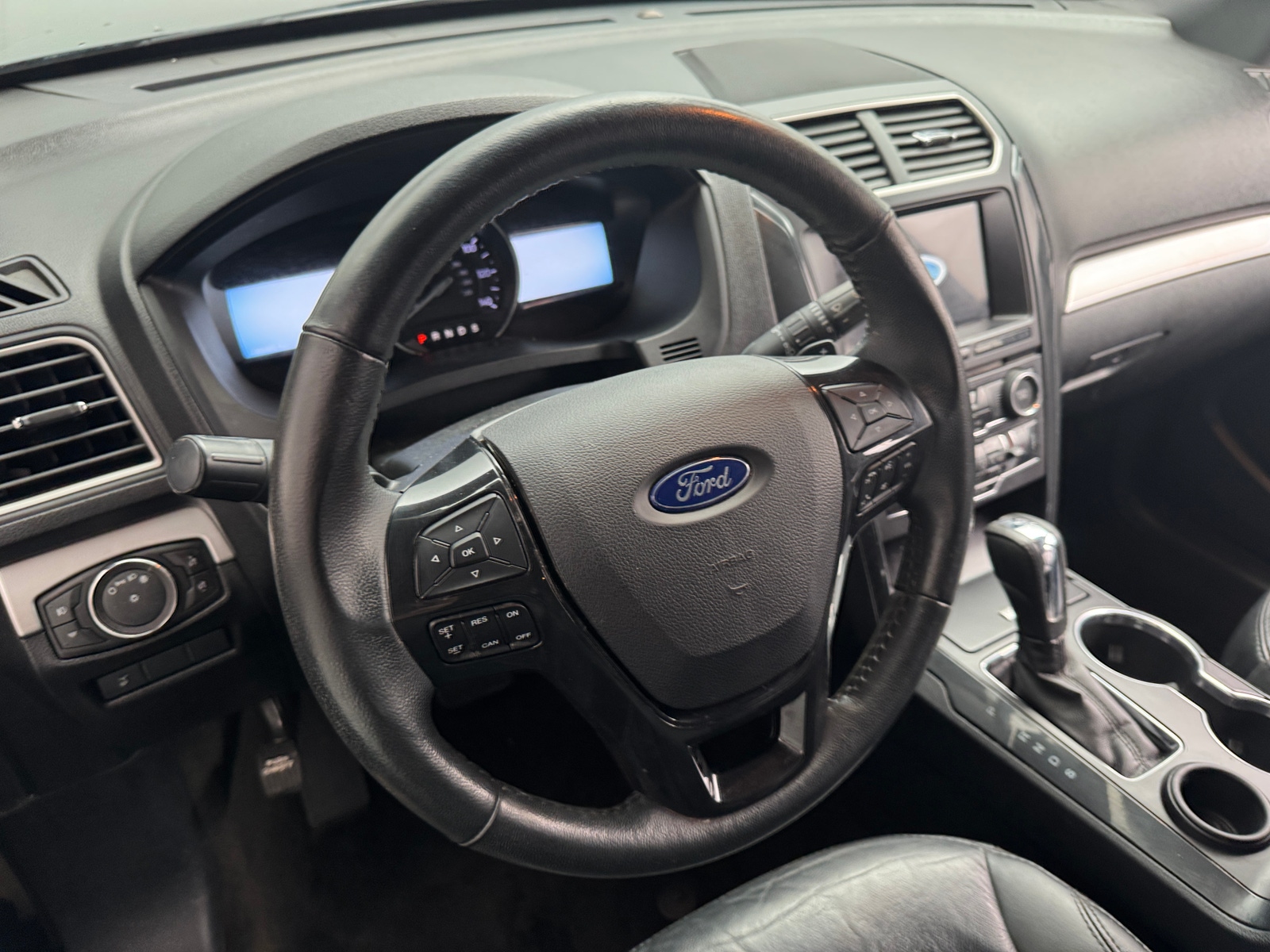 Thumbnail: 2017 Ford Explorer - 4