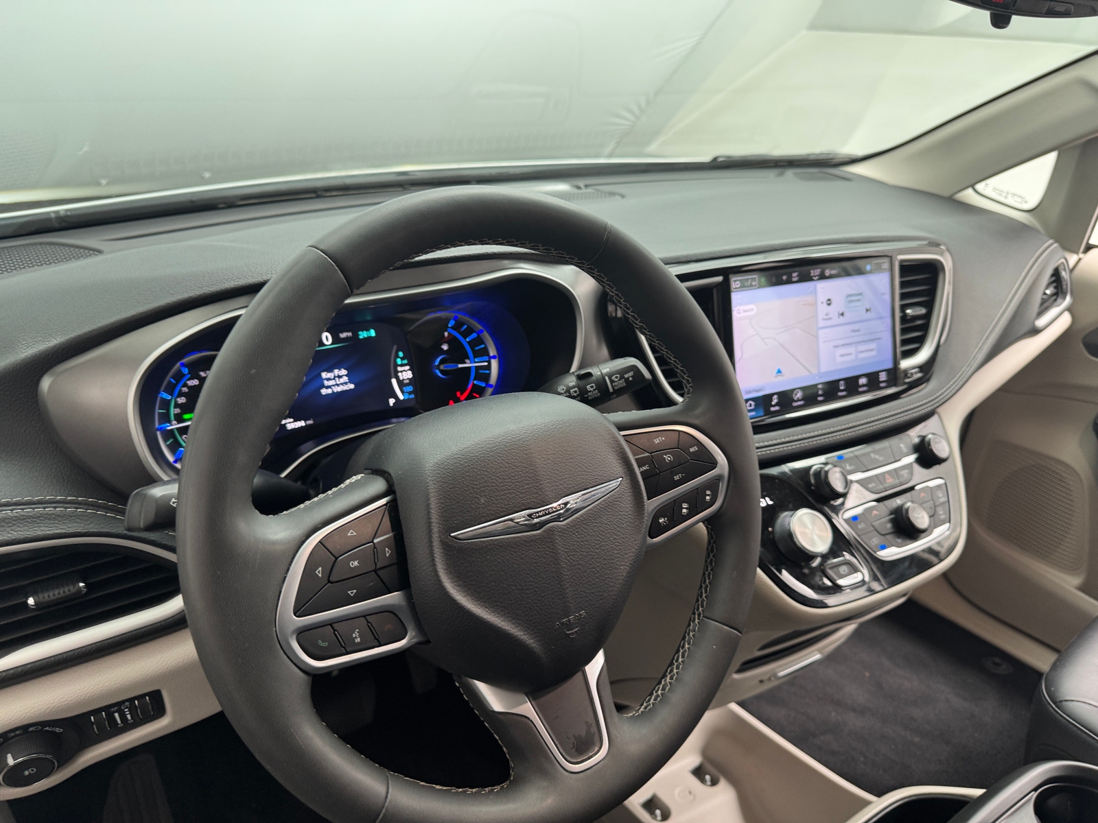 Thumbnail: 2024 Chrysler Pacifica - 4