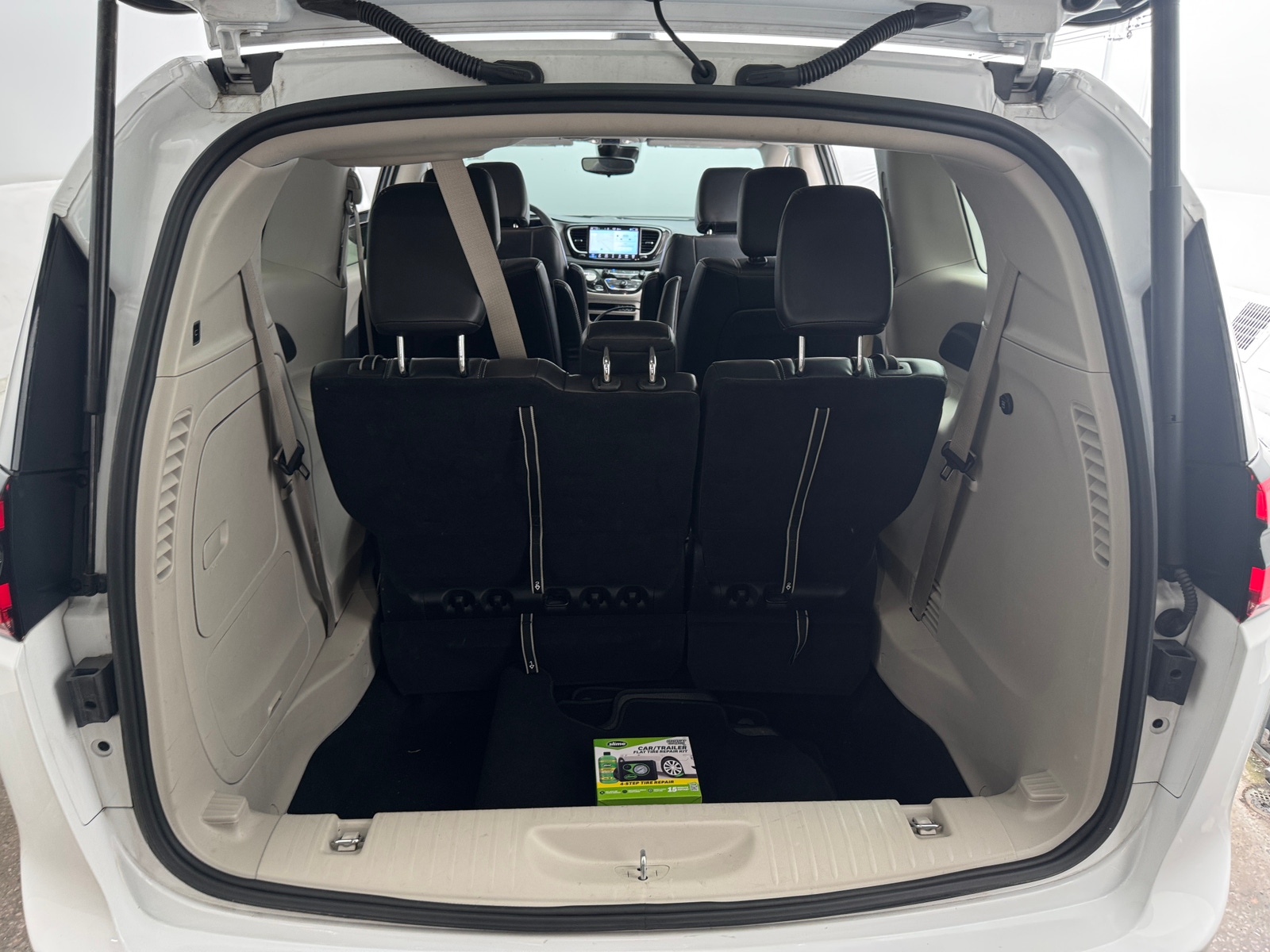 Thumbnail: 2024 Chrysler Pacifica - 6