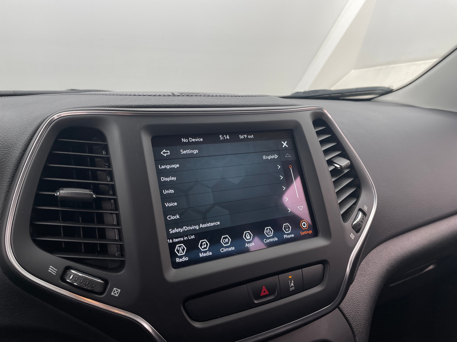 Thumbnail: 2022 Jeep Cherokee - 3