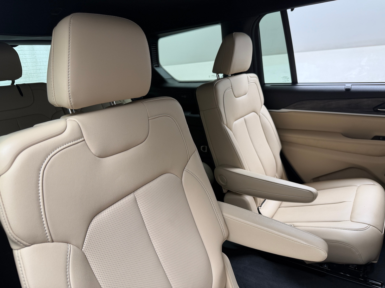 Thumbnail: 2025 Jeep Grand Cherokee L - 5
