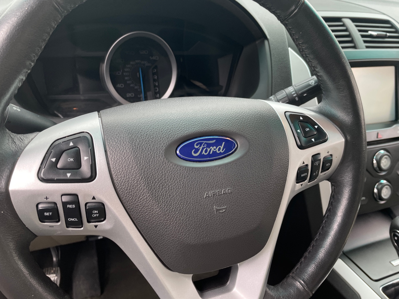 Thumbnail: 2015 Ford Explorer - 4