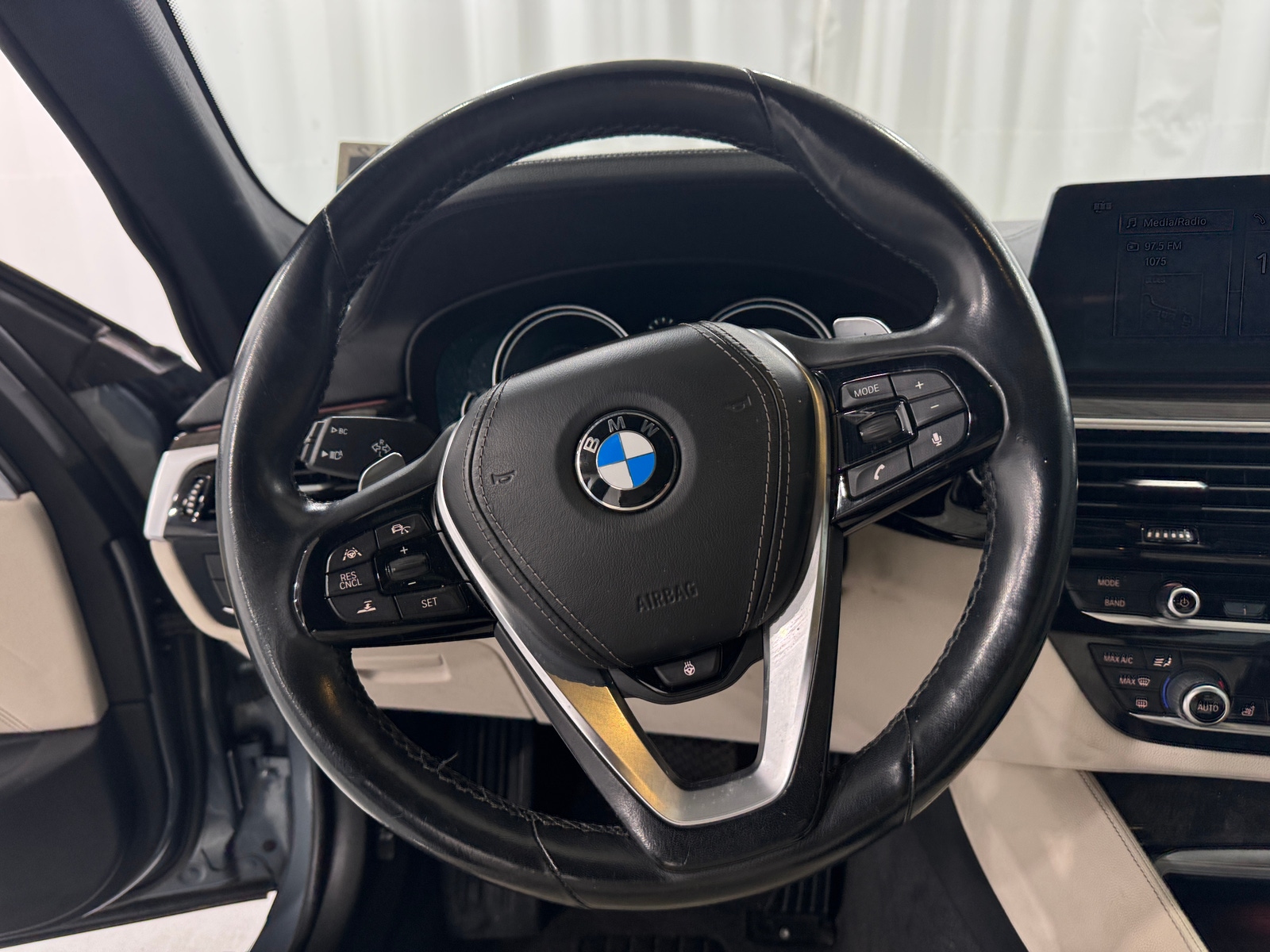 Thumbnail: 2018 BMW 5 Series - 4