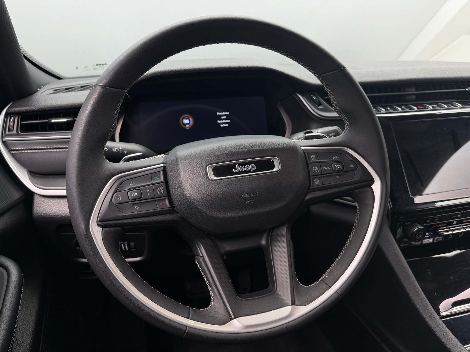 Thumbnail: 2023 Jeep Grand Cherokee - 4