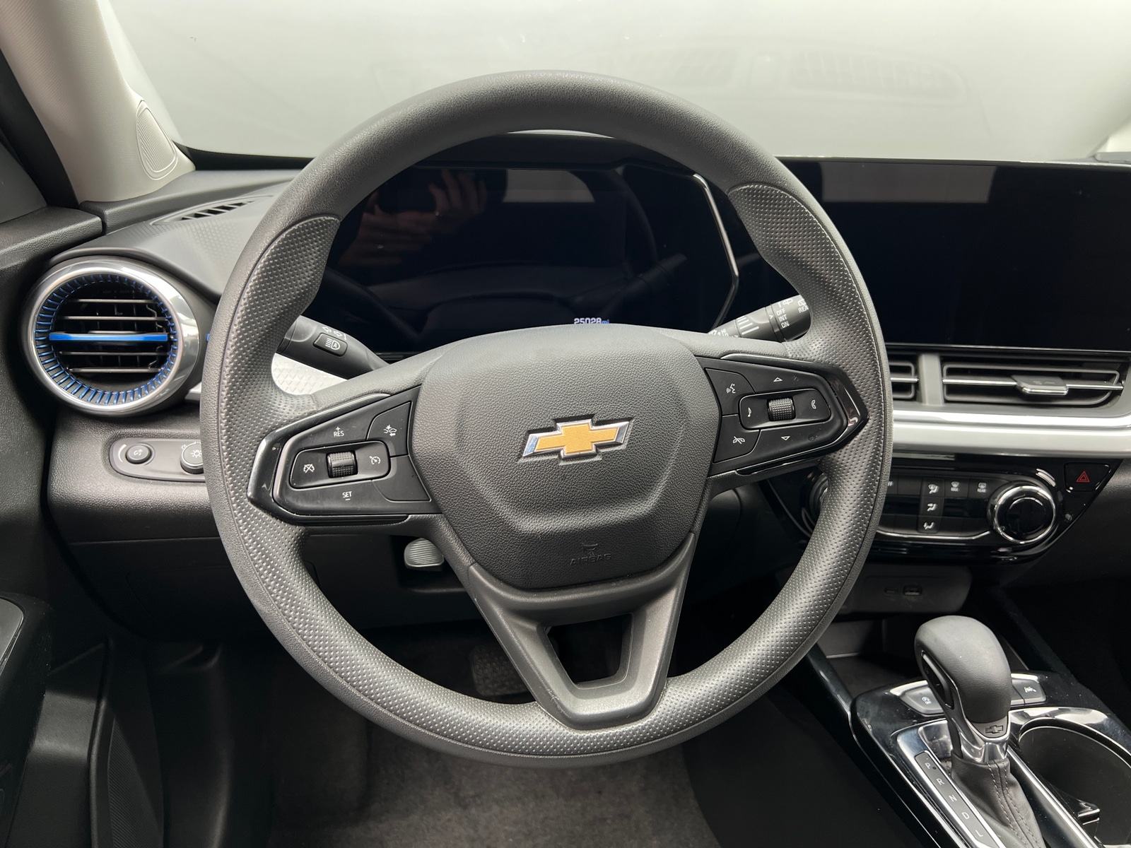 Thumbnail: 2025 Chevrolet Trax - 5