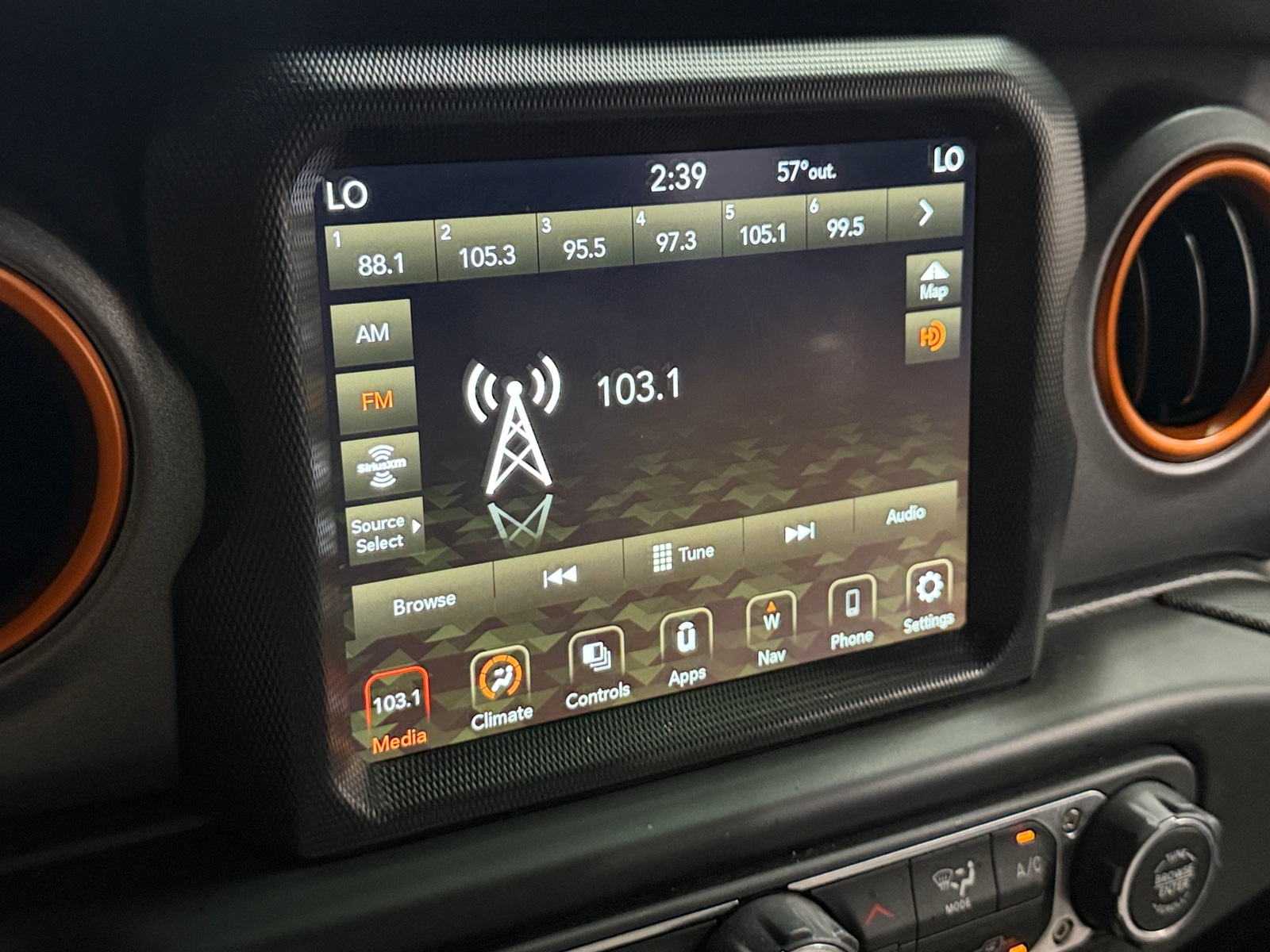 Thumbnail: 2021 Jeep Gladiator - 4