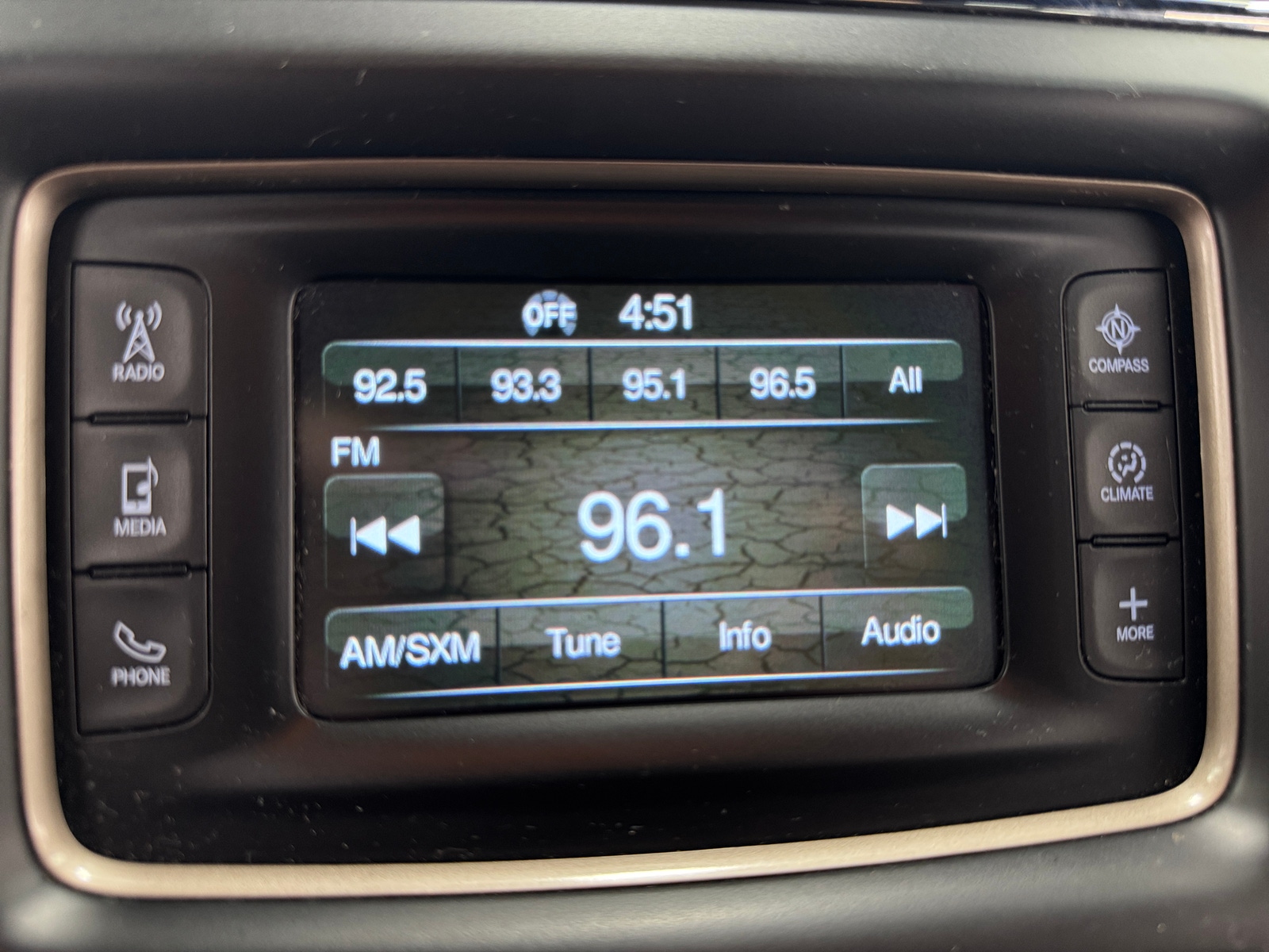 Thumbnail: 2015 Jeep Grand Cherokee - 4