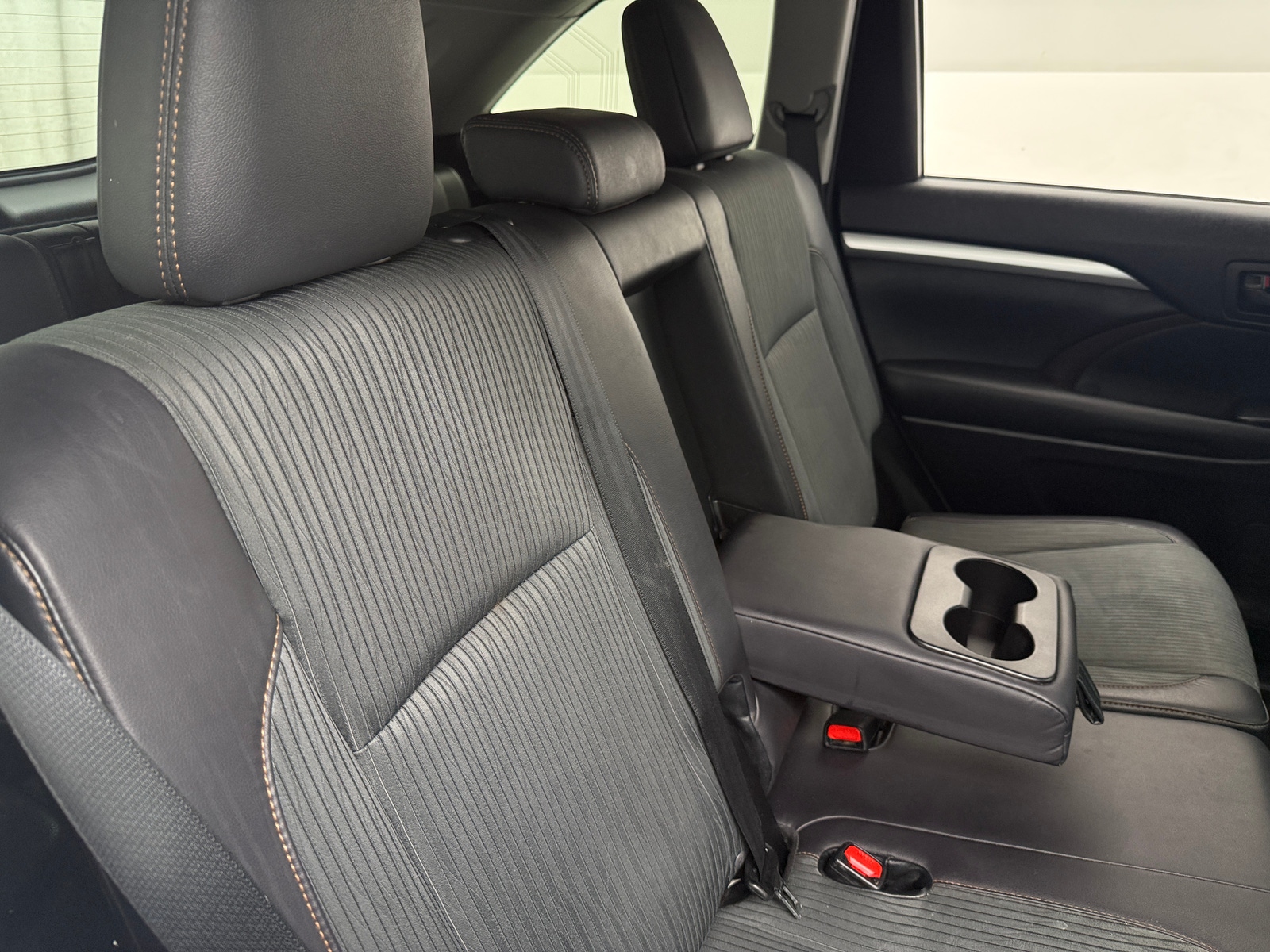 Thumbnail: 2015 Toyota Highlander - 6