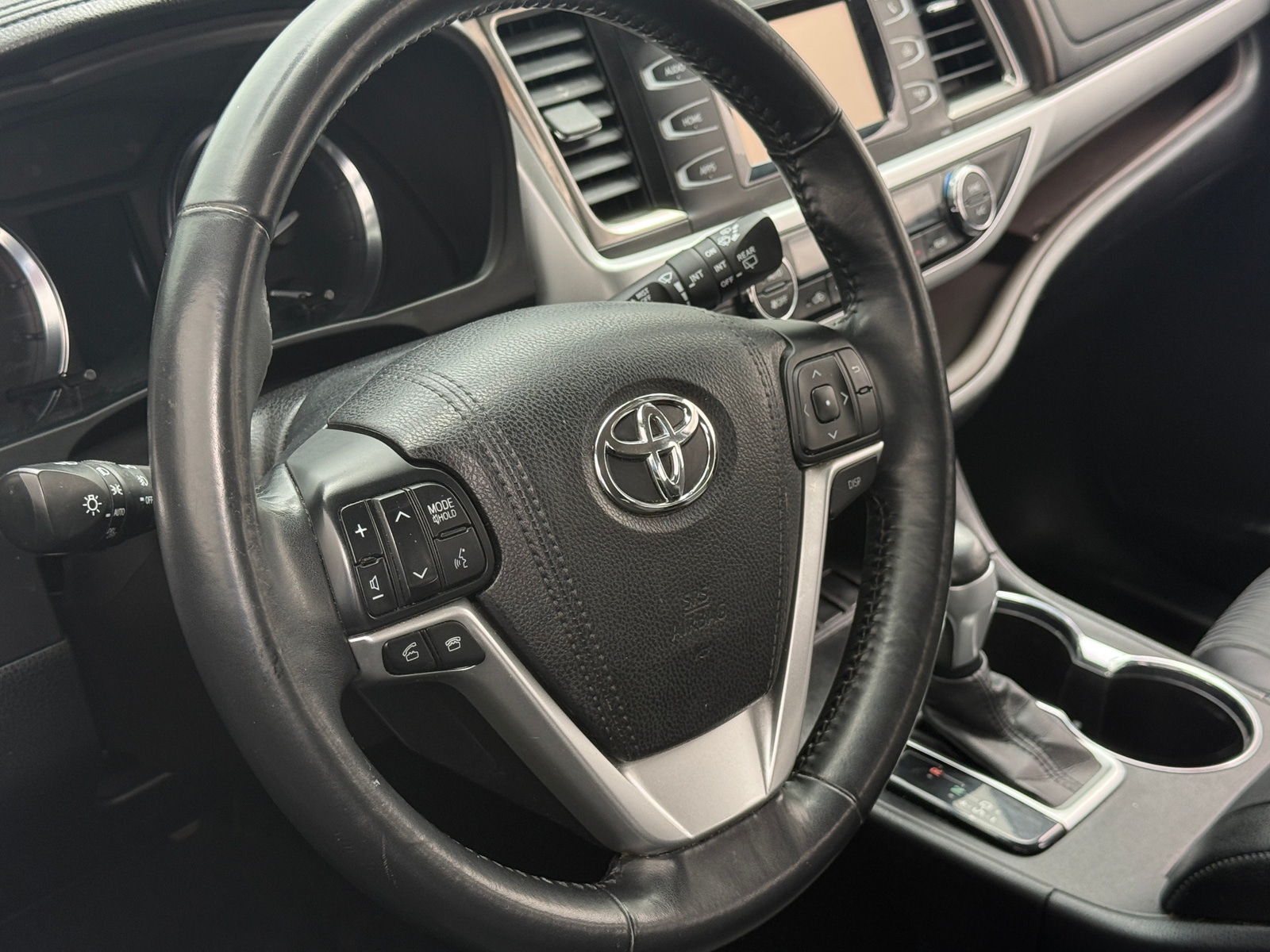 Thumbnail: 2015 Toyota Highlander - 5