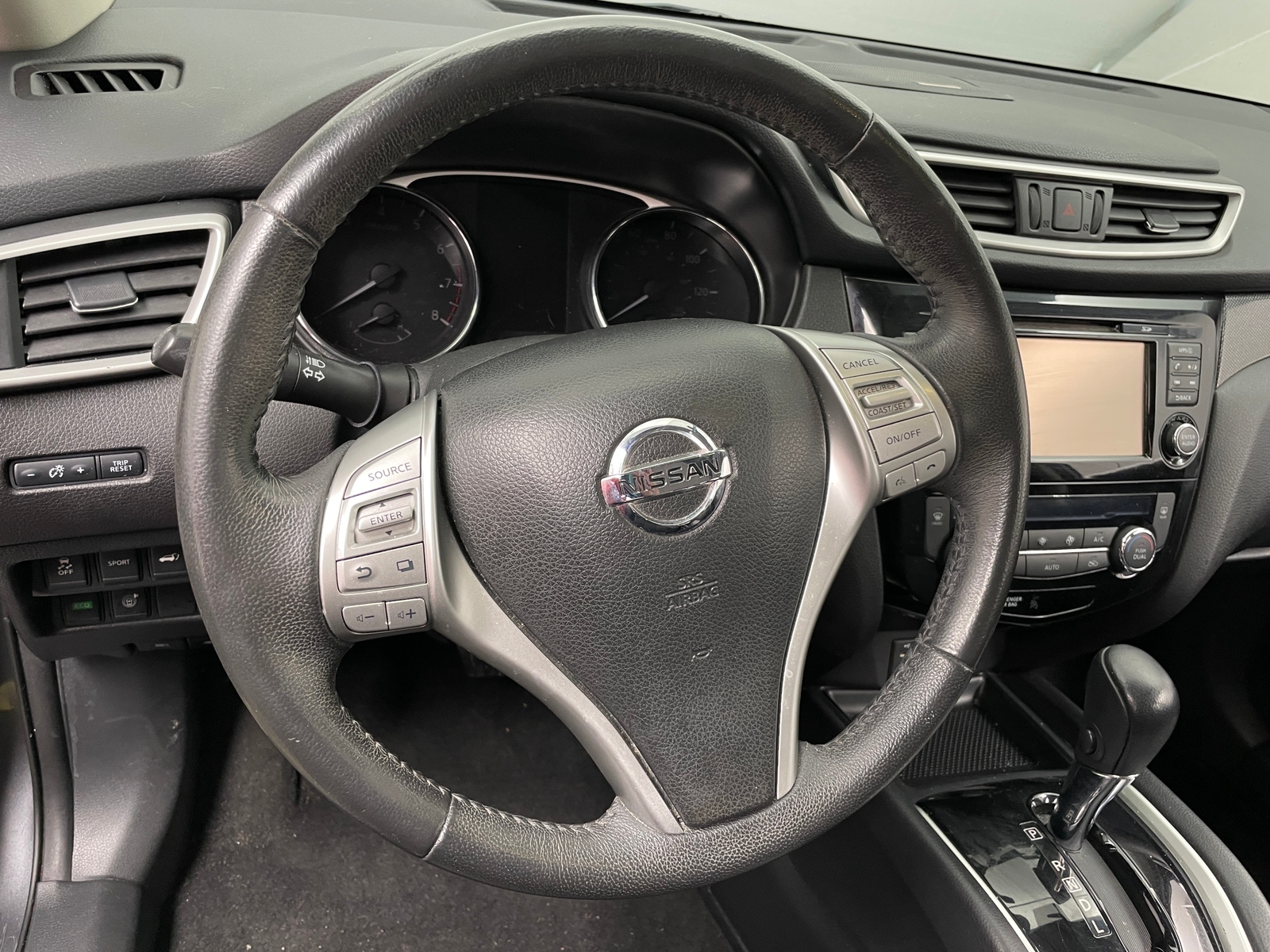 Thumbnail: 2016 Nissan Rogue - 4
