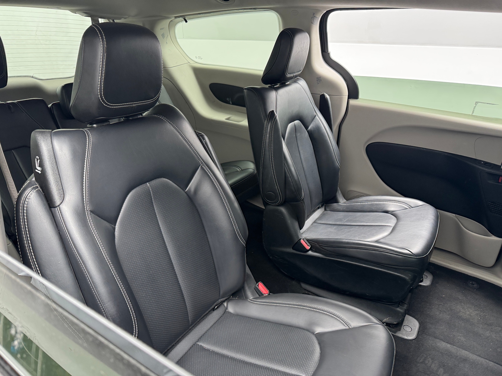 Thumbnail: 2023 Chrysler Pacifica - 5