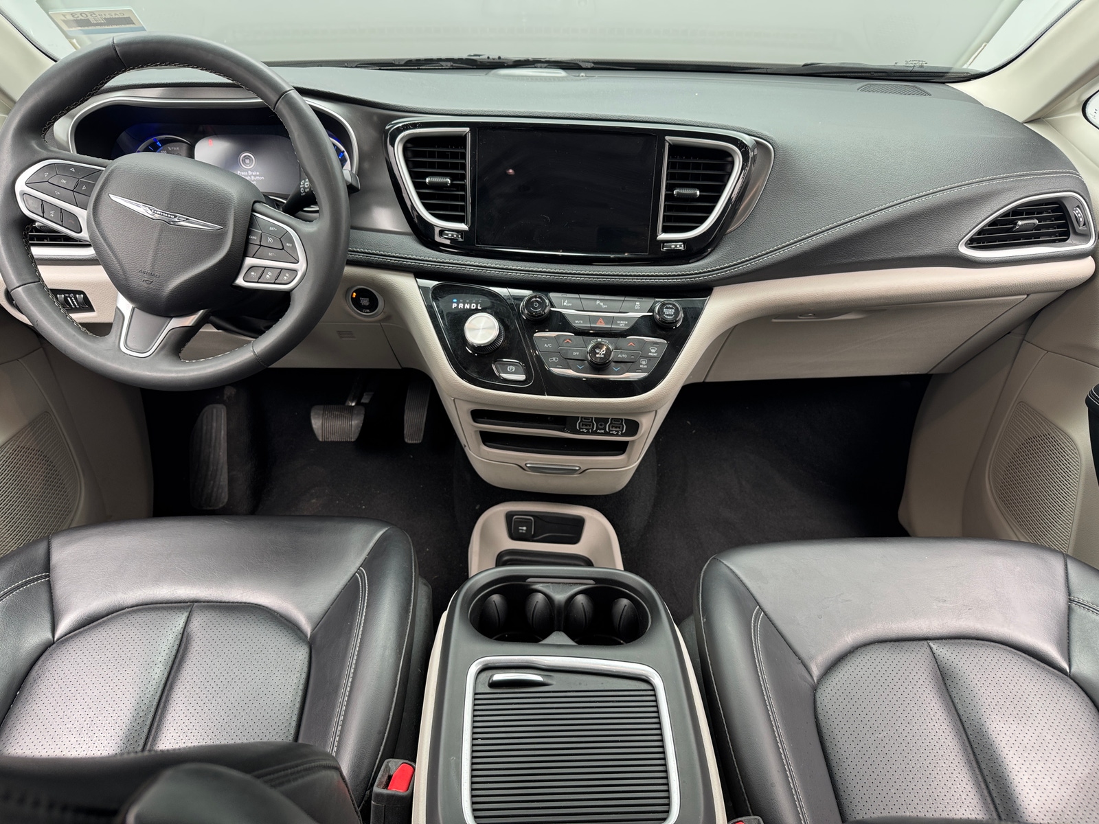 Thumbnail: 2023 Chrysler Pacifica - 2