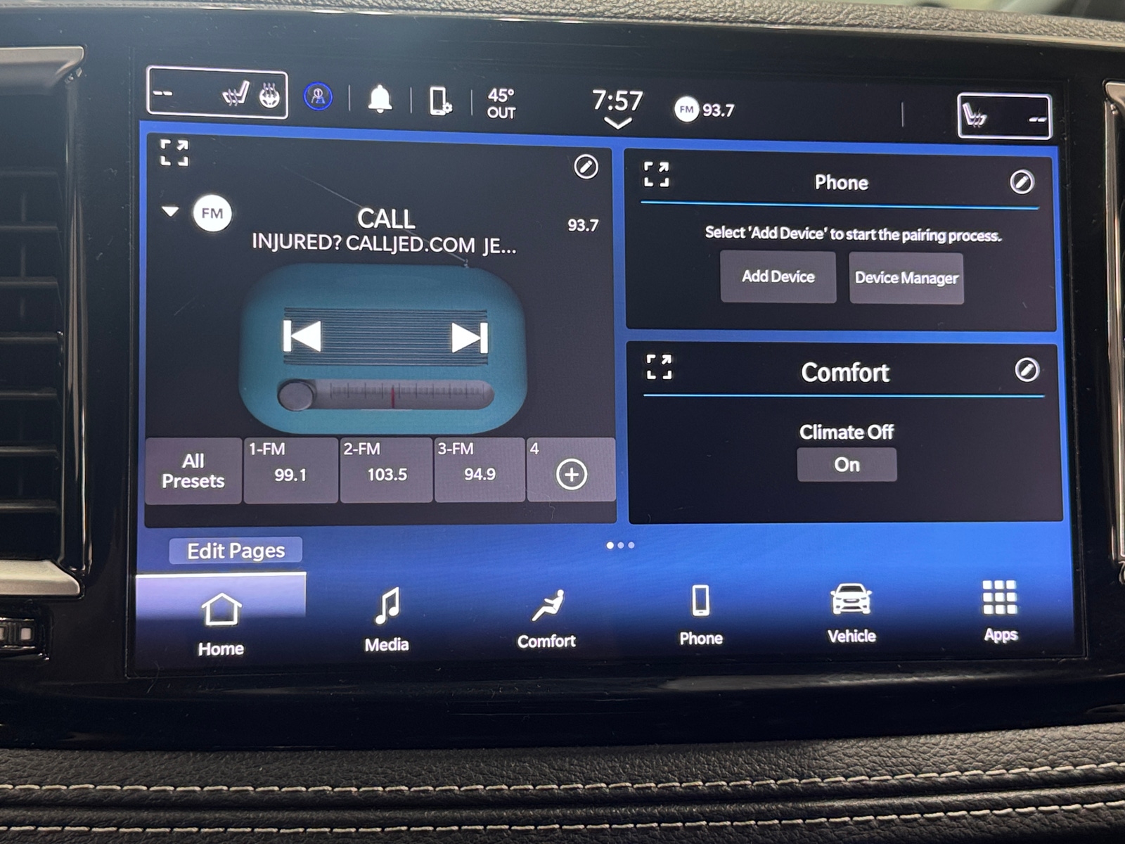 Thumbnail: 2023 Chrysler Pacifica - 3
